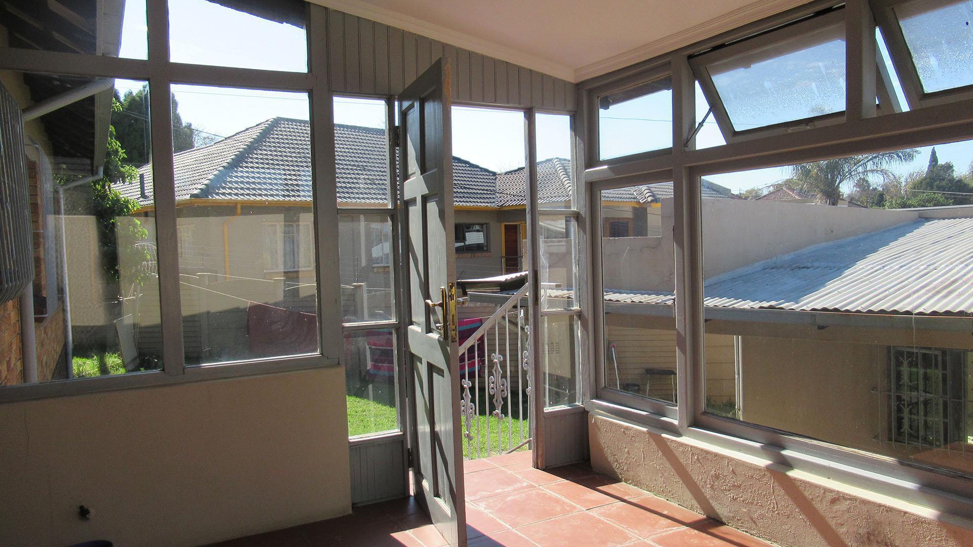 Patio - 35 square meters of property in Linmeyer