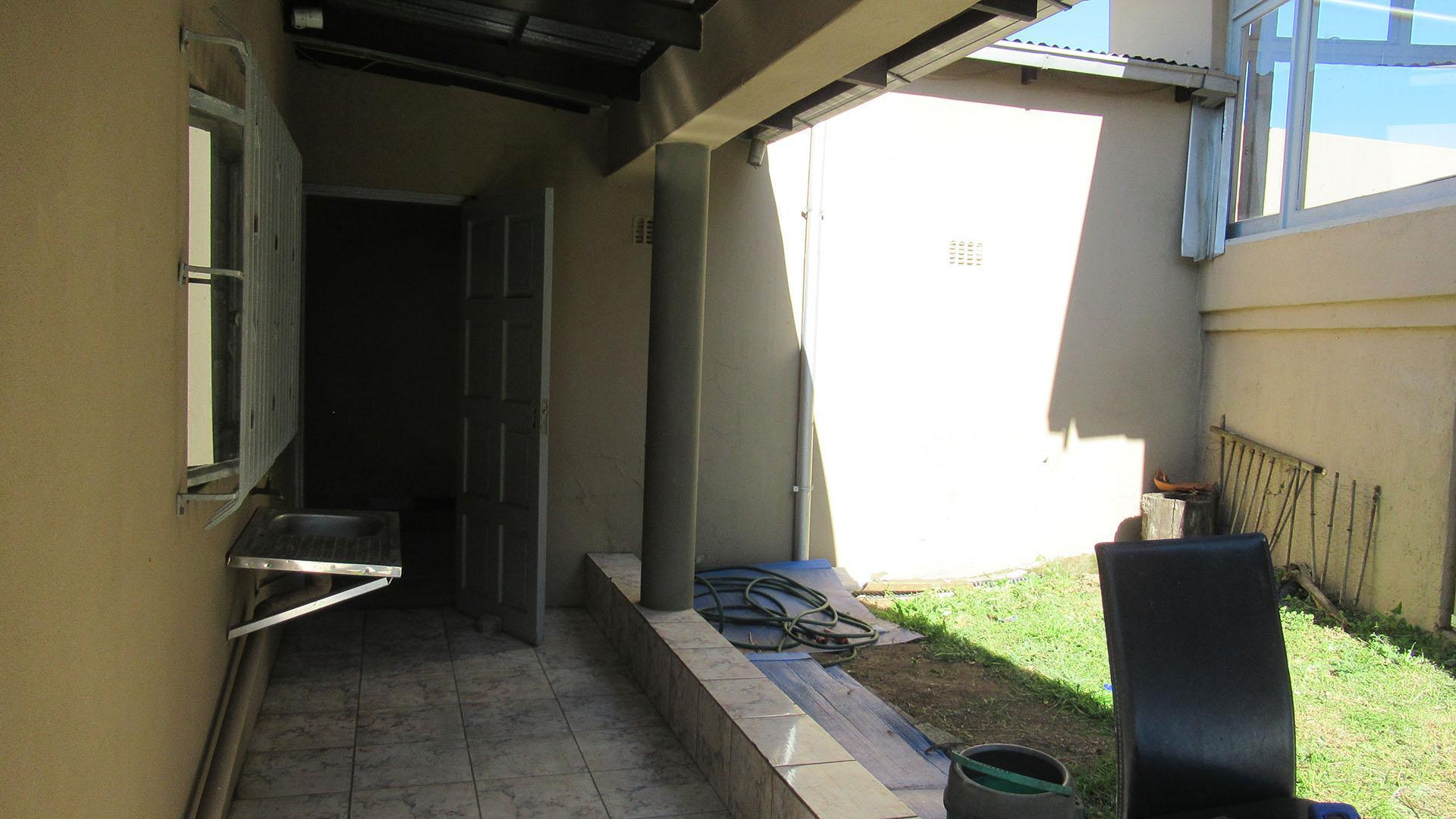 Patio - 35 square meters of property in Linmeyer