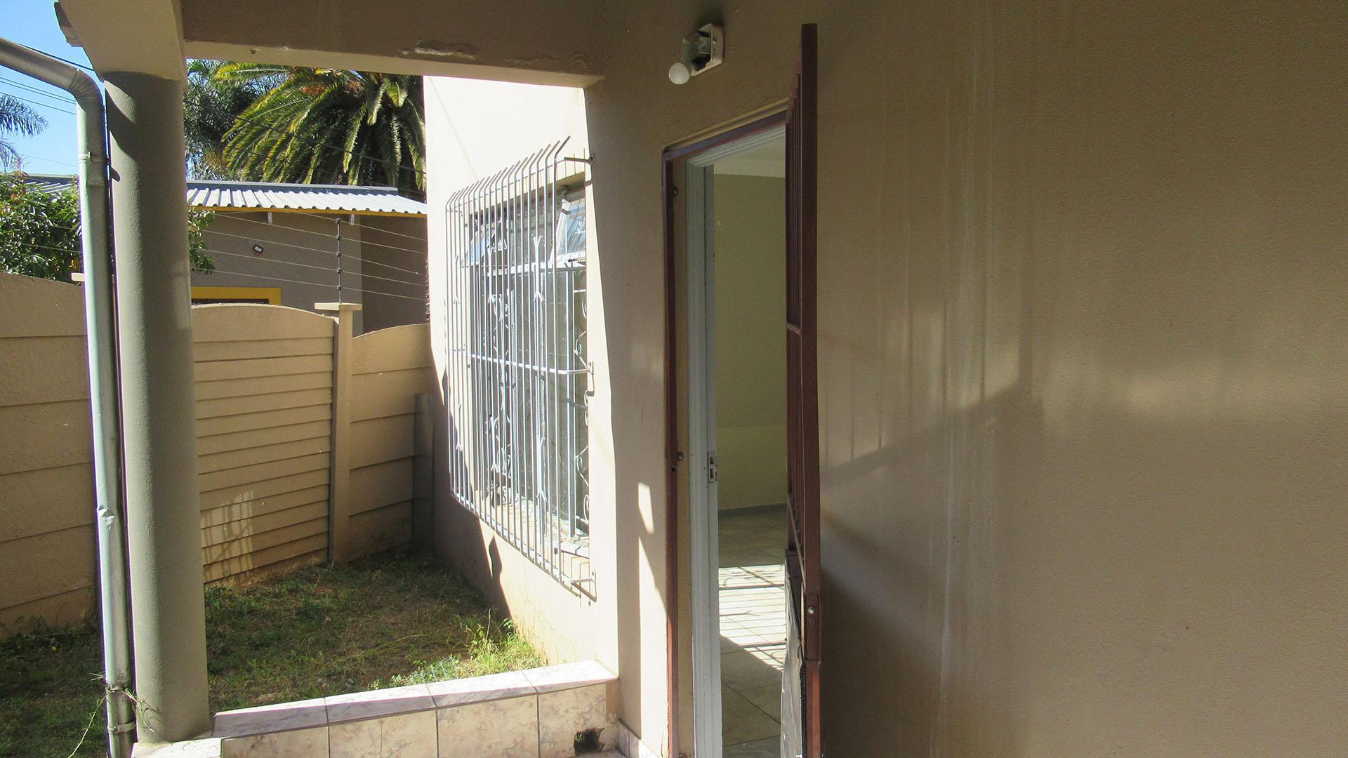 Patio - 35 square meters of property in Linmeyer