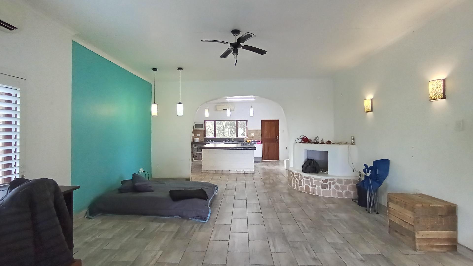 Lounges - 36 square meters of property in Pennington