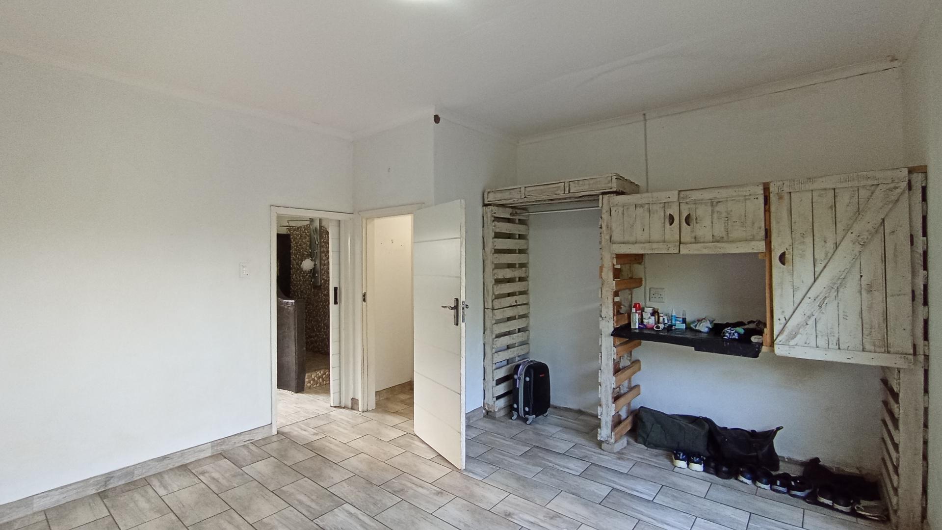 Main Bedroom - 24 square meters of property in Pennington