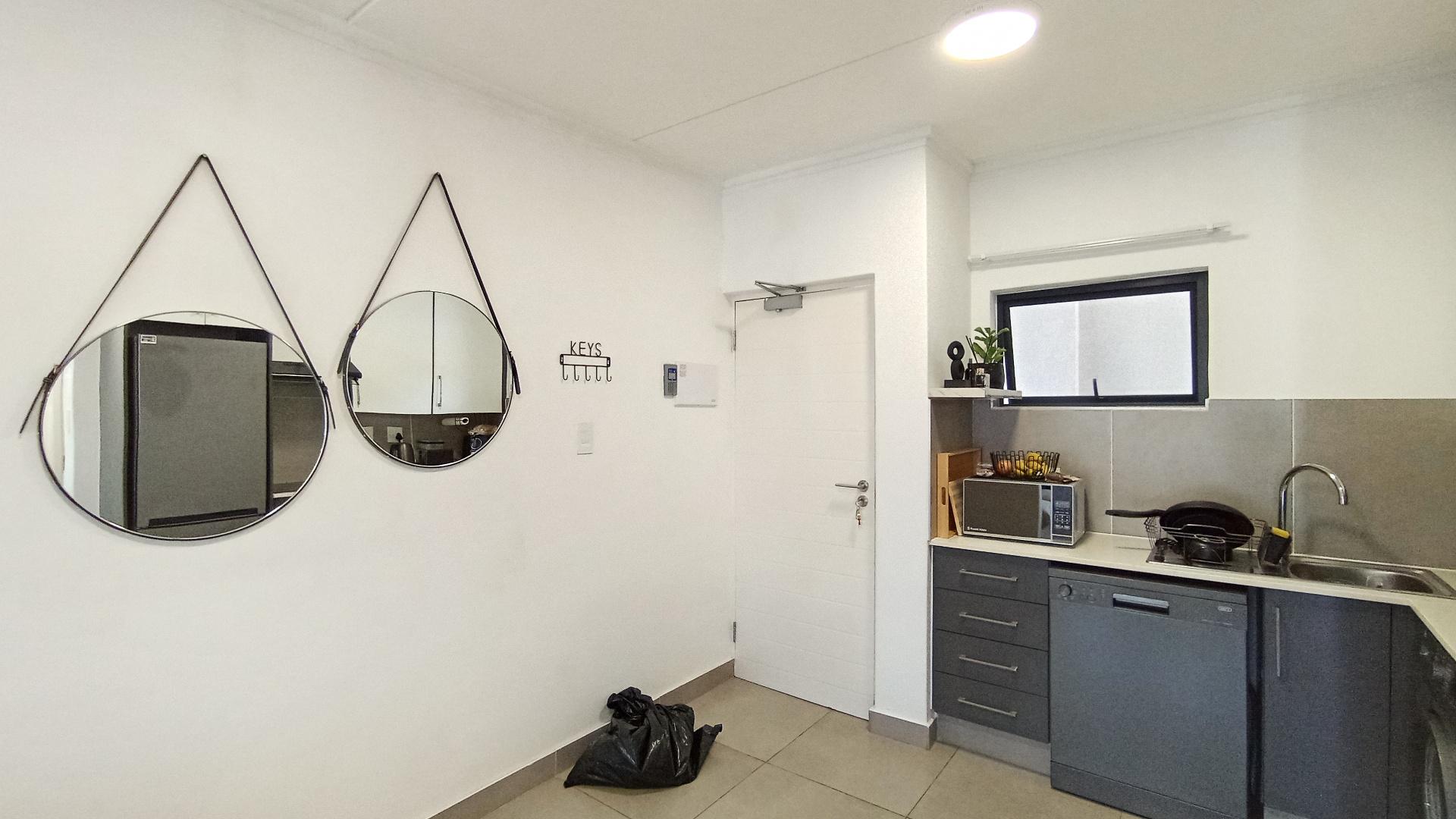 Kitchen - 8 square meters of property in Ballitoville