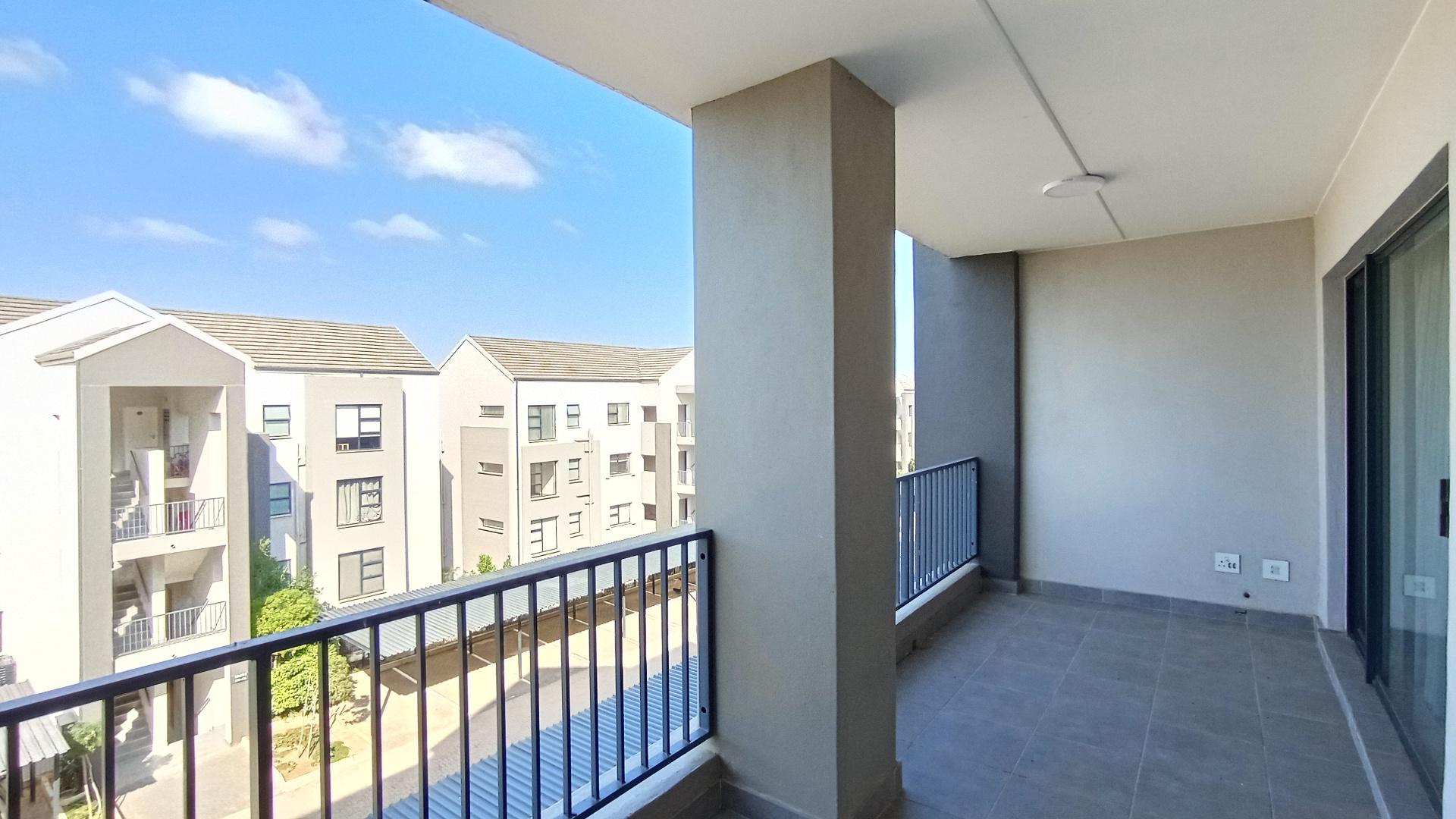 Balcony - 14 square meters of property in Ballitoville