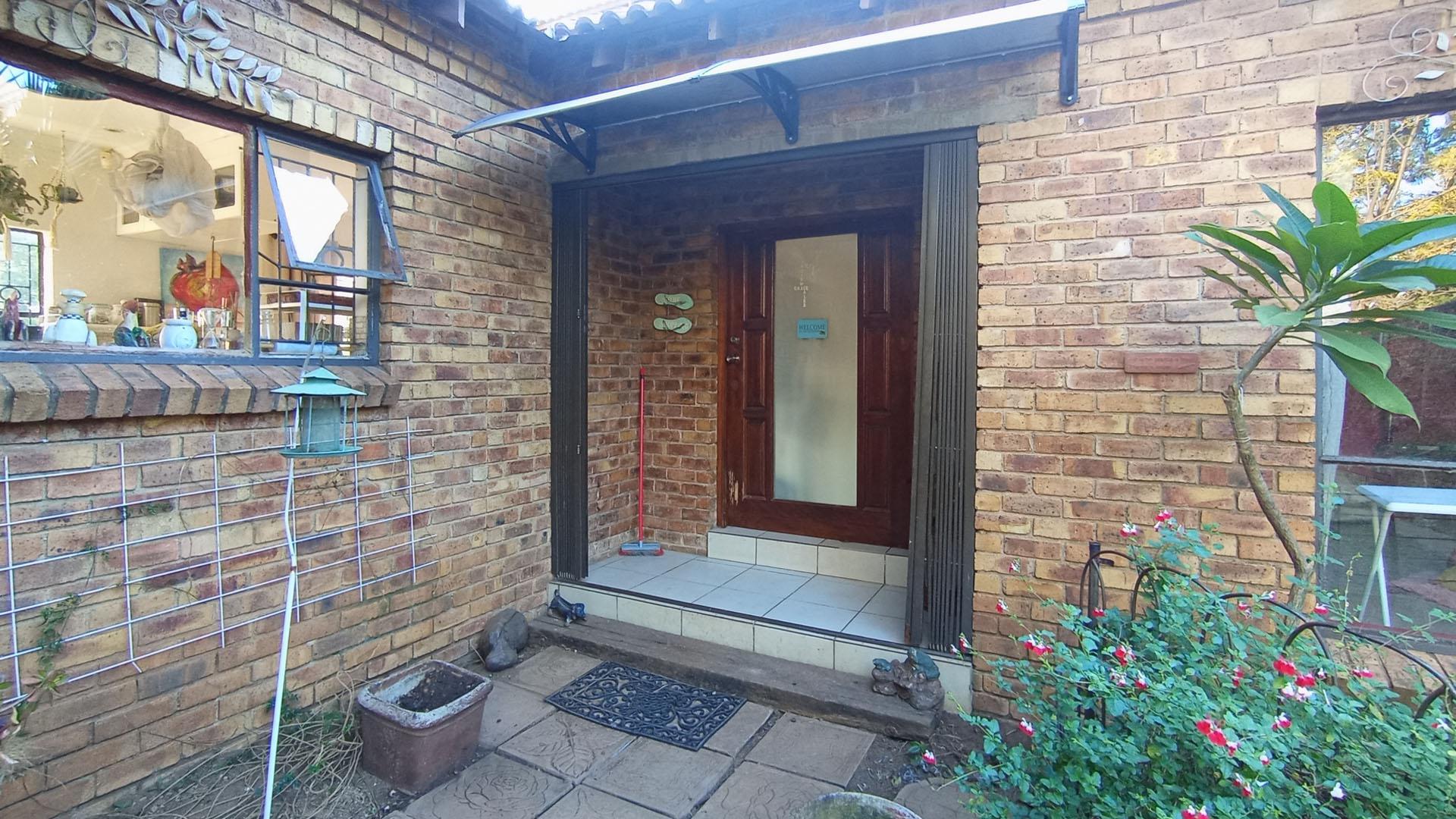 Front View of property in Douglasdale