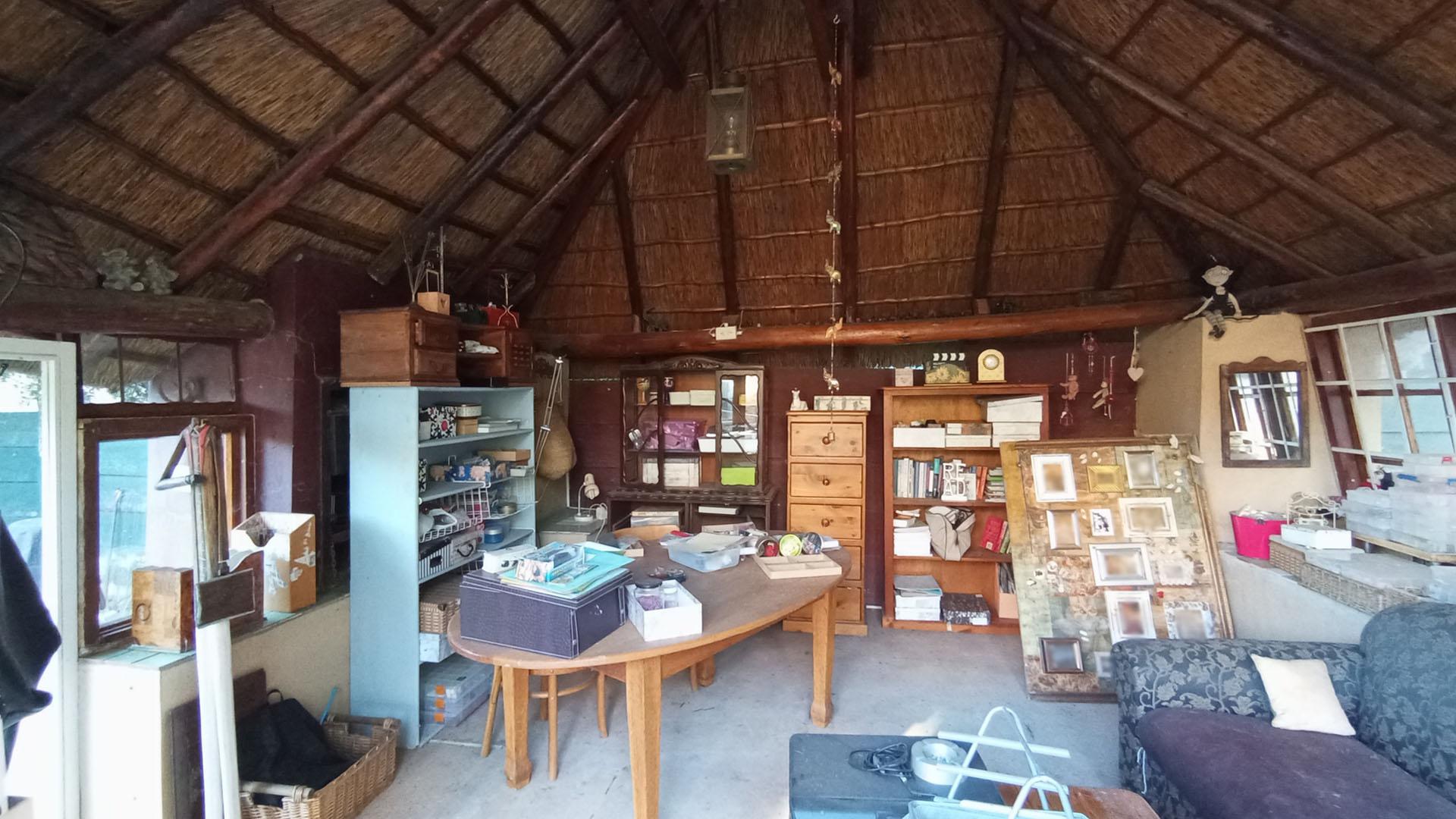 Entertainment of property in Douglasdale