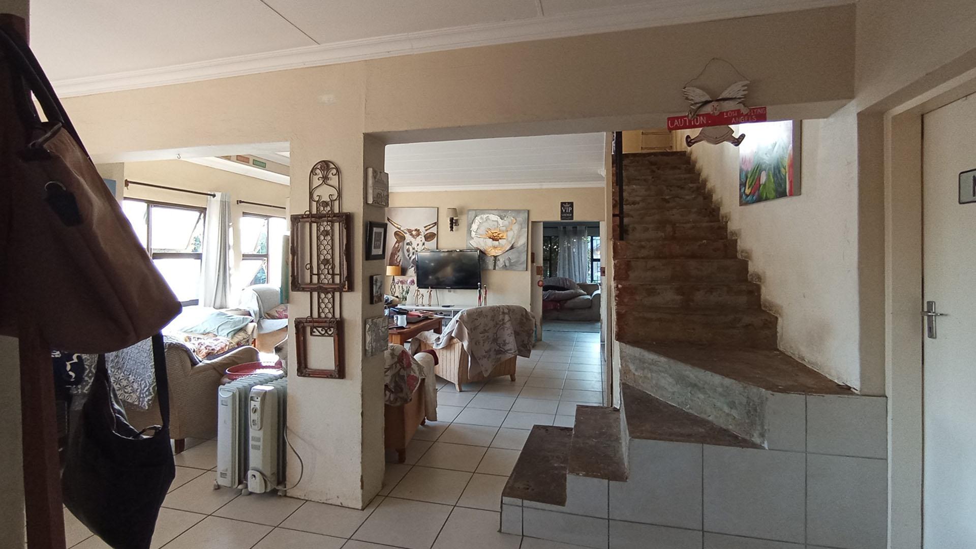 Spaces - 19 square meters of property in Douglasdale