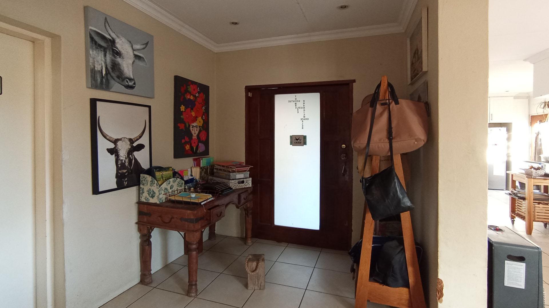 Spaces - 19 square meters of property in Douglasdale