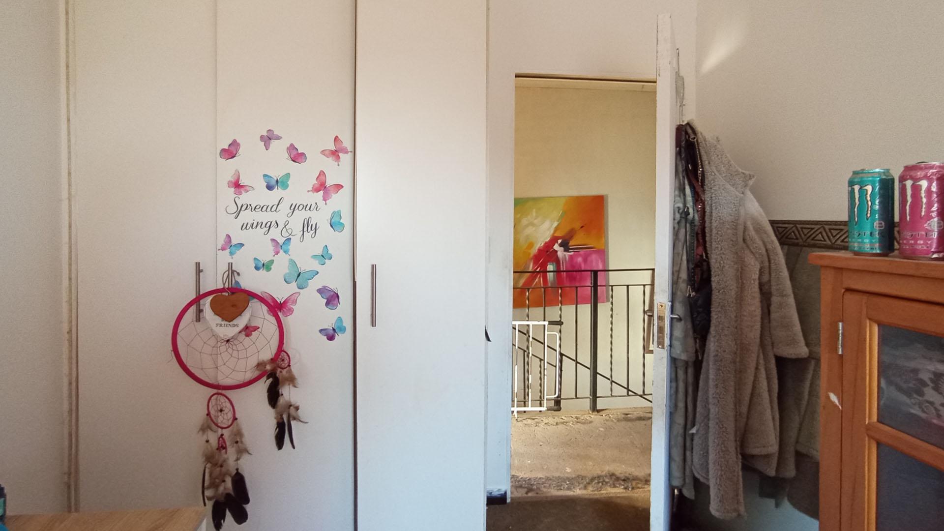 Bed Room 3 - 11 square meters of property in Douglasdale