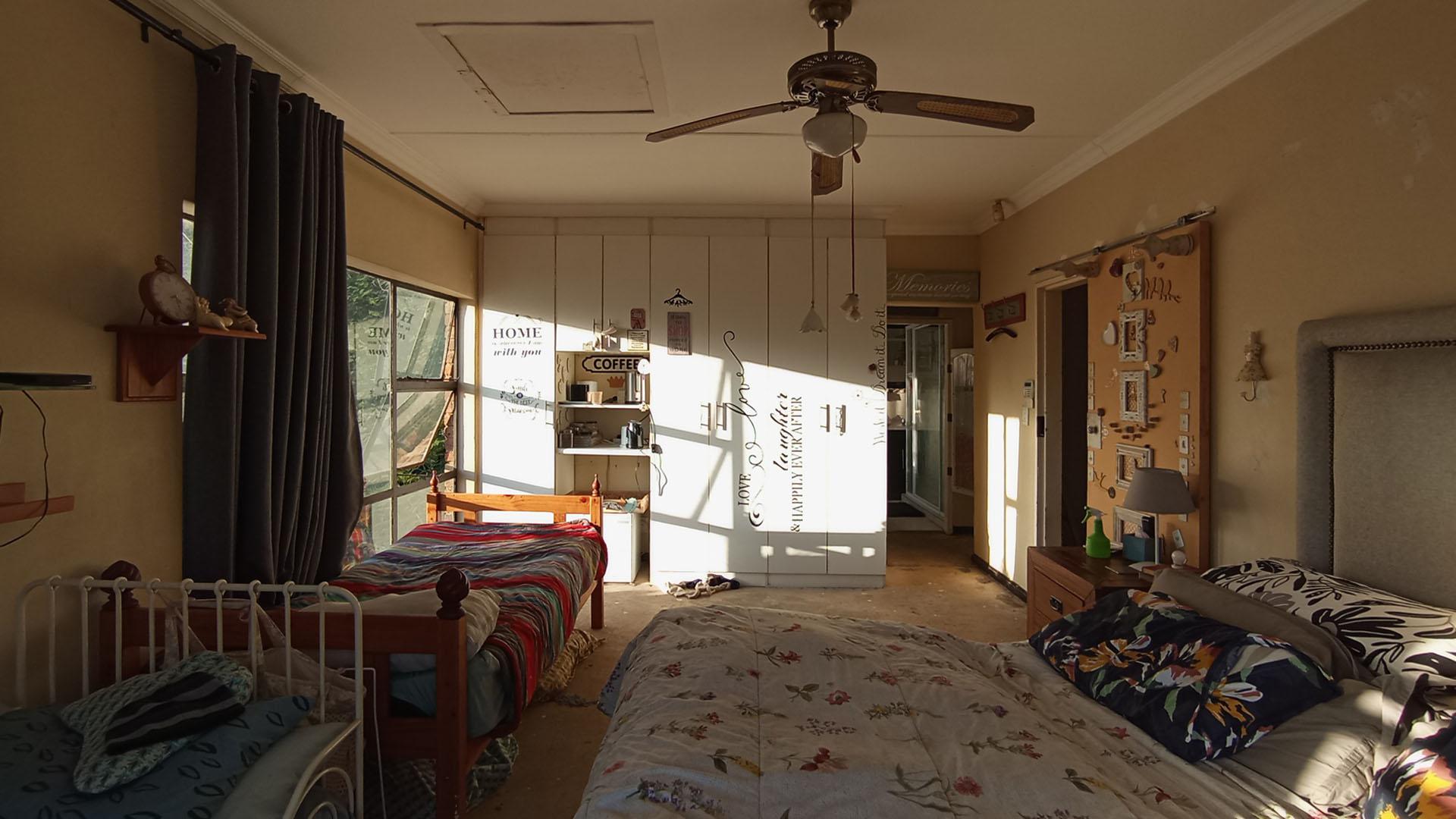 Main Bedroom - 30 square meters of property in Douglasdale