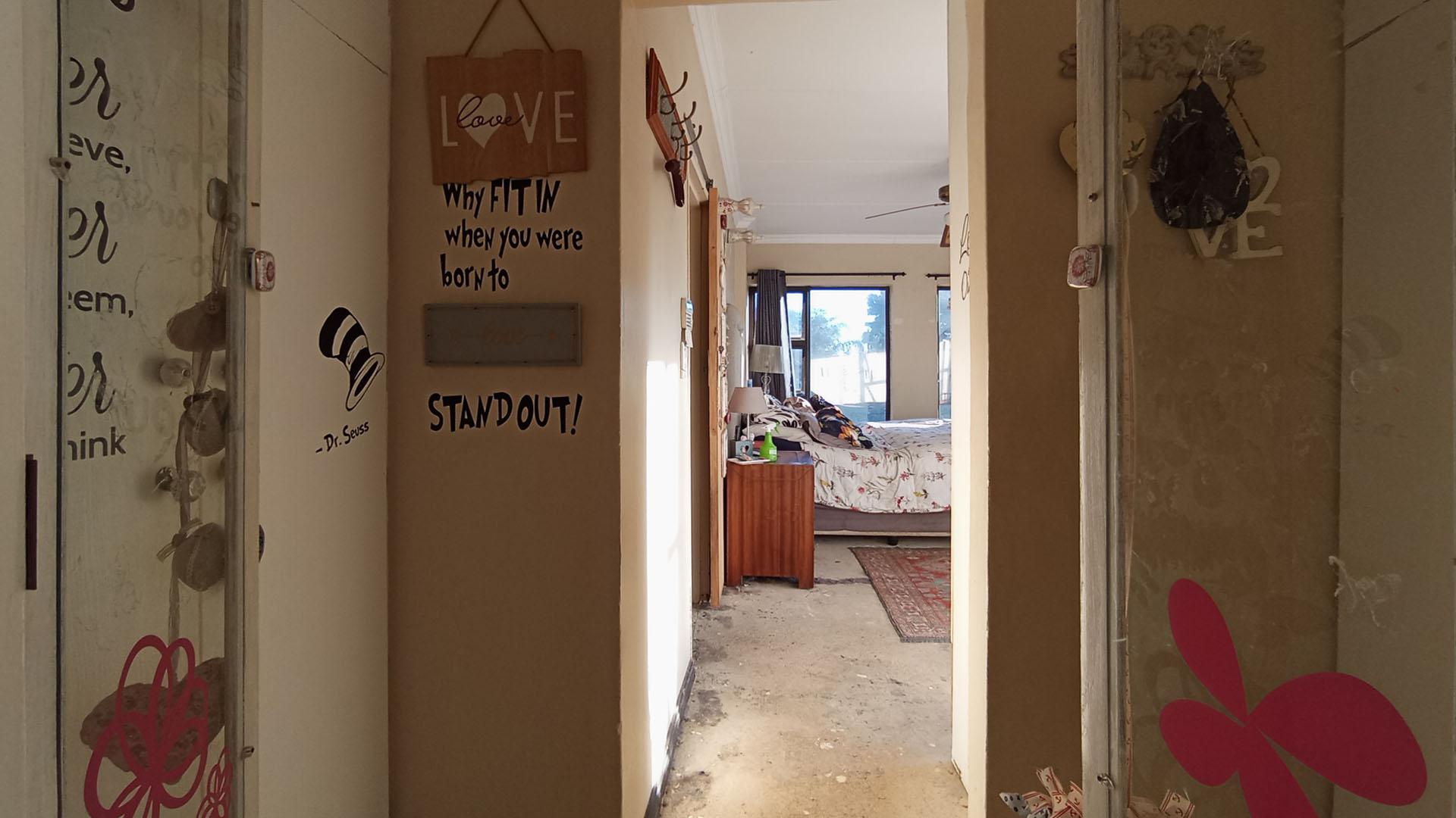 Main Bedroom - 30 square meters of property in Douglasdale