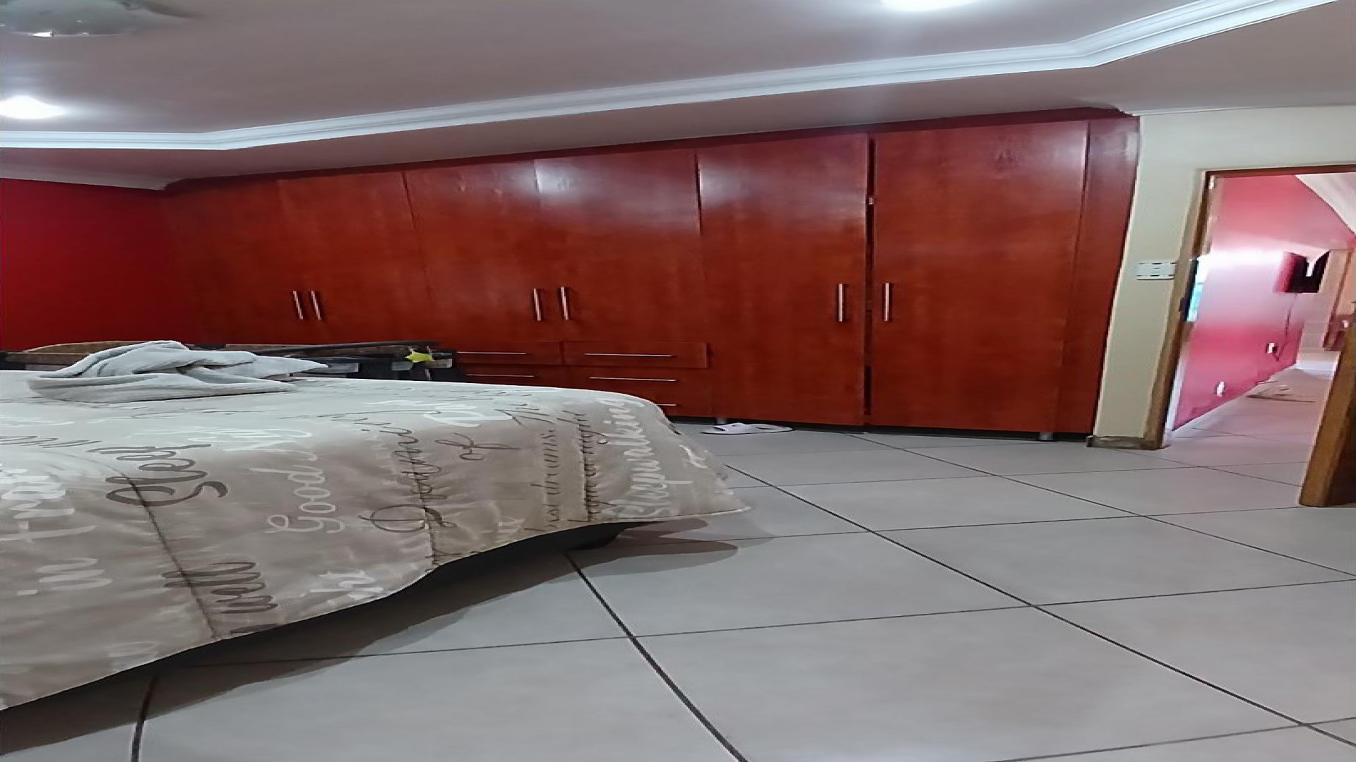 Bed Room 1 of property in Kudube