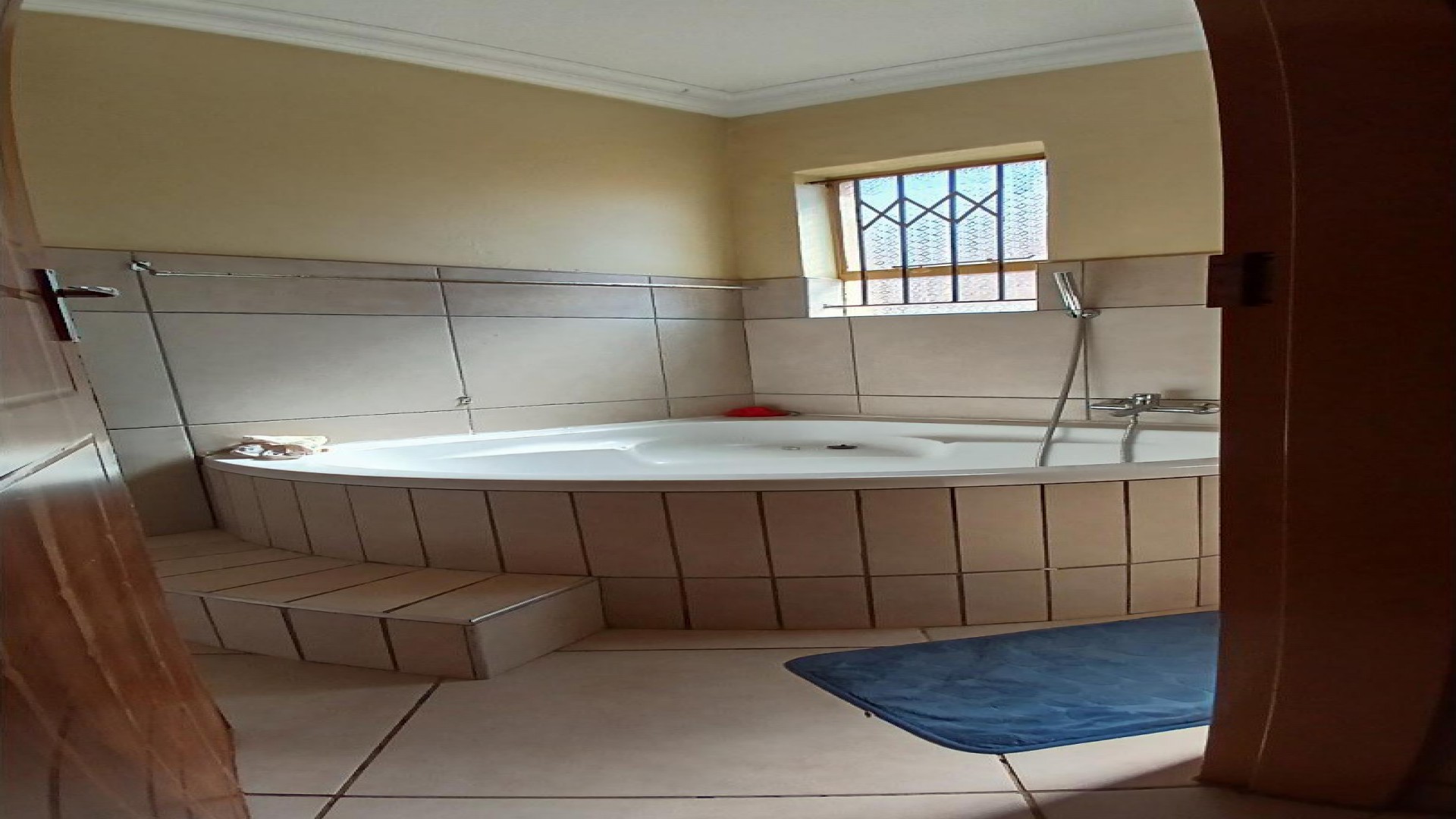 Bathroom 2 of property in Kudube