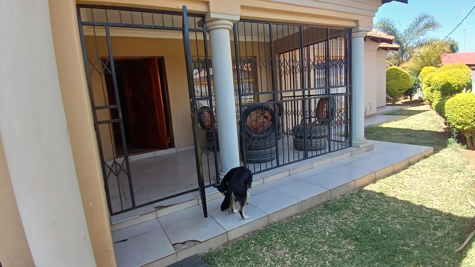 Patio of property in Kudube