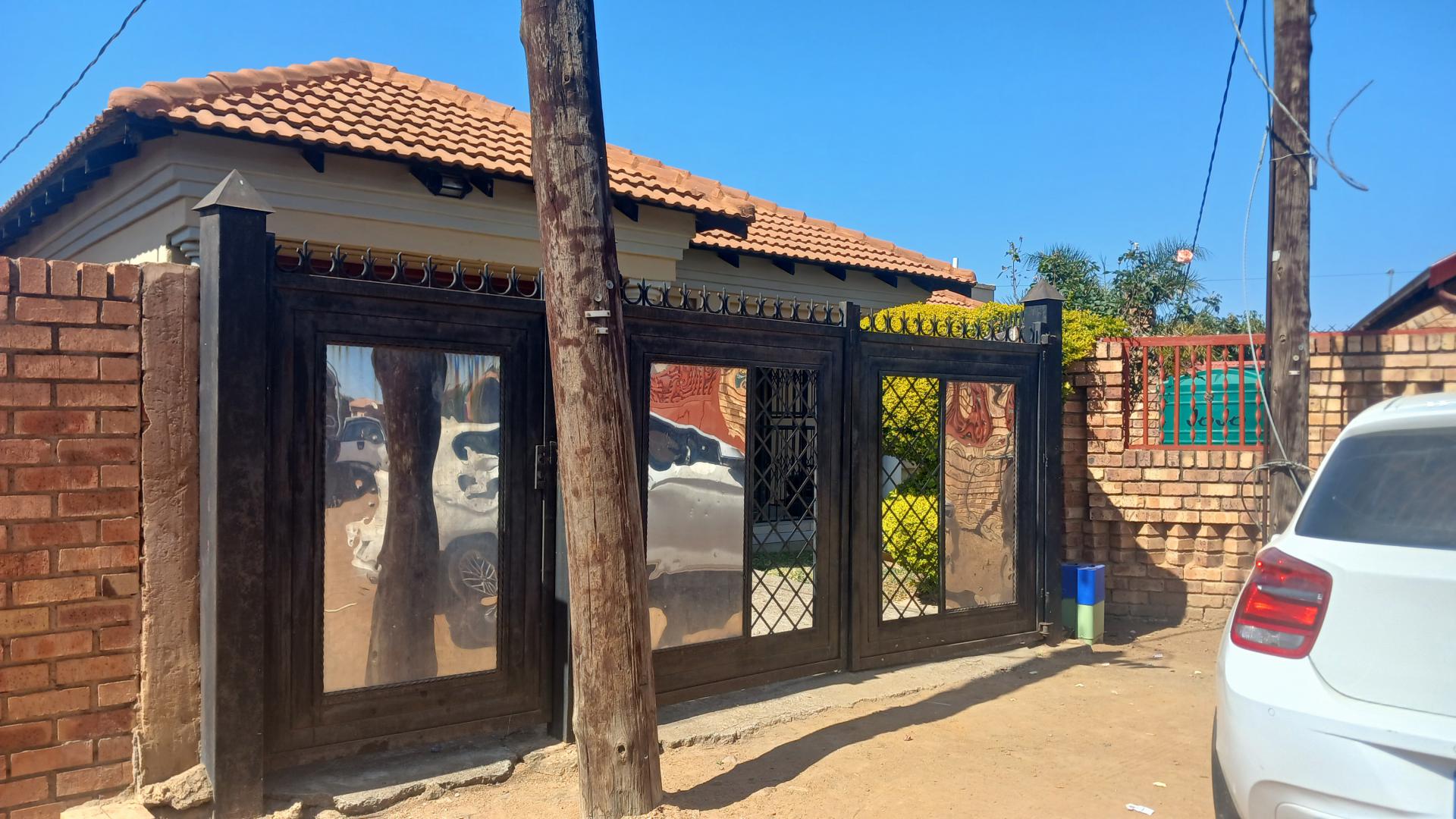 Front View of property in Kudube