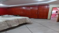 Bed Room 1 of property in Kudube
