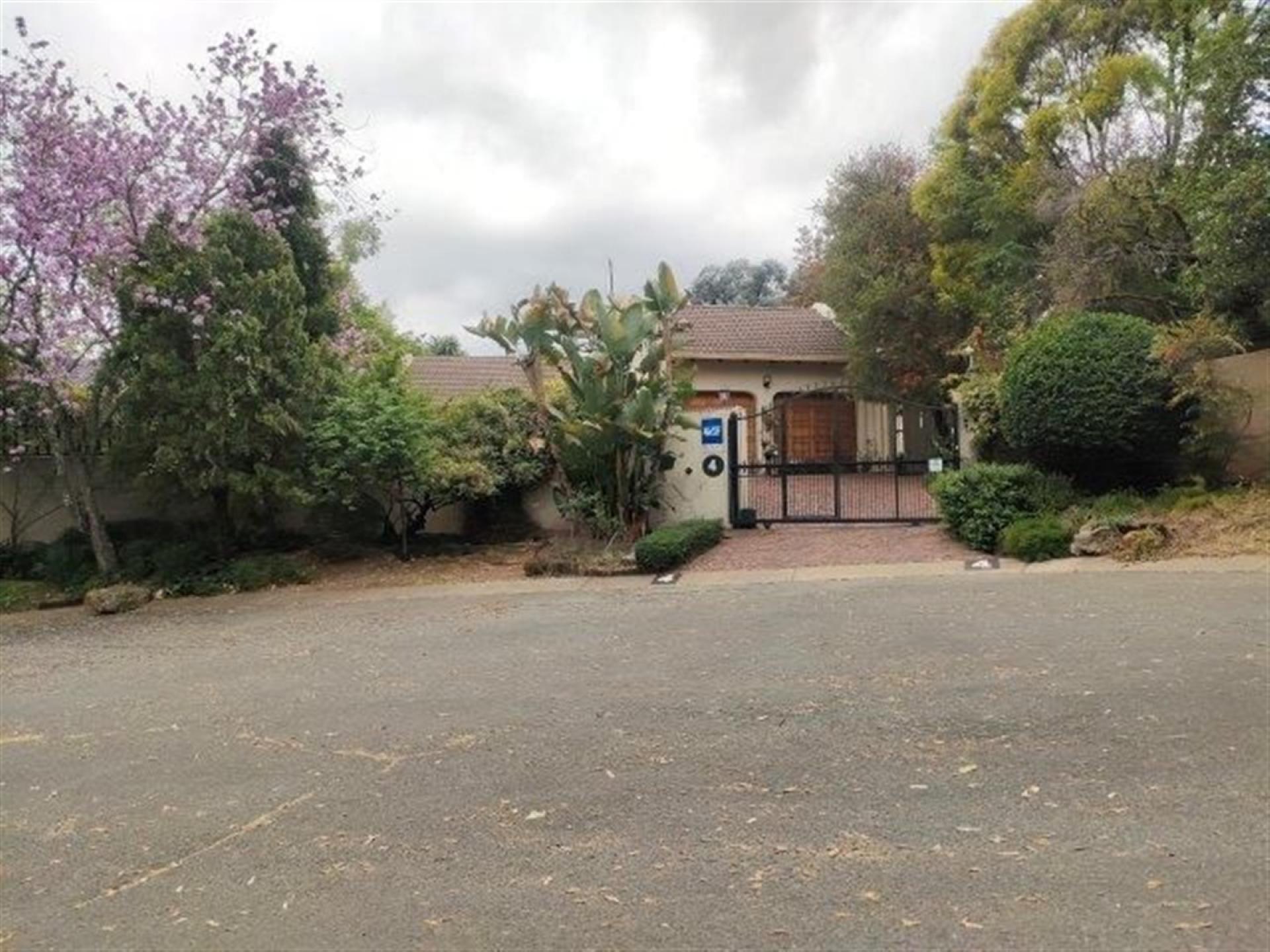 Front View of property in River Club