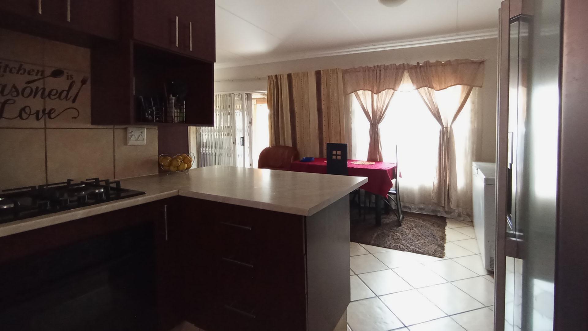 Kitchen - 5 square meters of property in Willow Glen