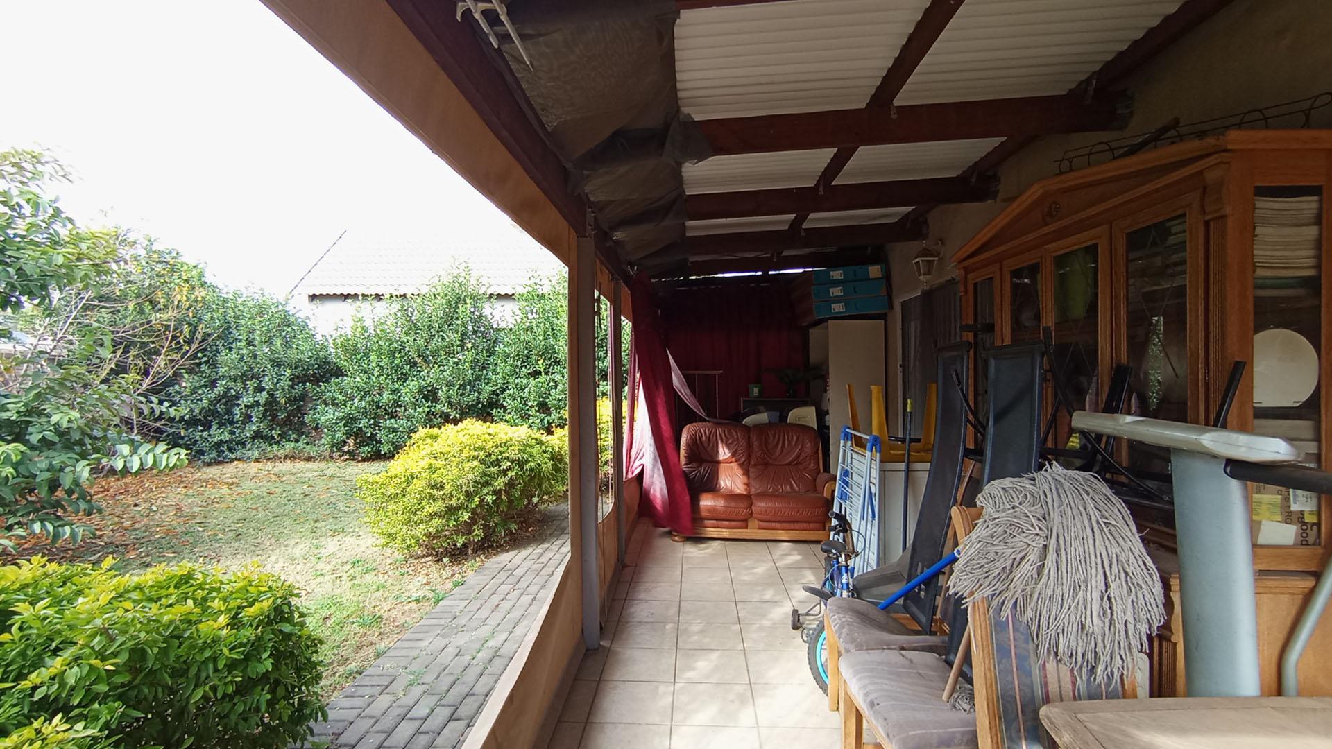 Patio - 17 square meters of property in Willow Glen