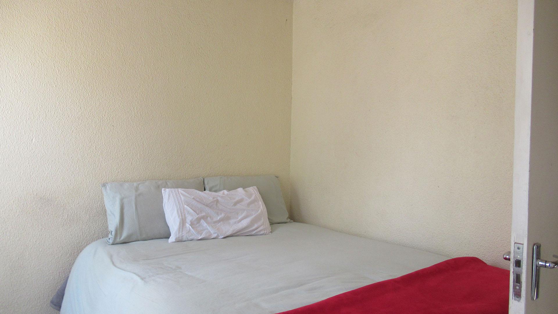 Bed Room 1 - 9 square meters of property in Elandsfontein
