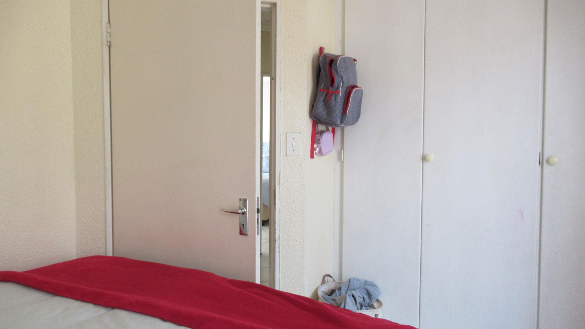 Bed Room 1 - 9 square meters of property in Elandsfontein