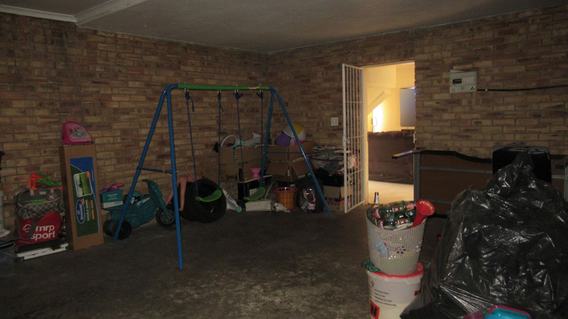 Garage - 40 square meters of property in Elandsfontein