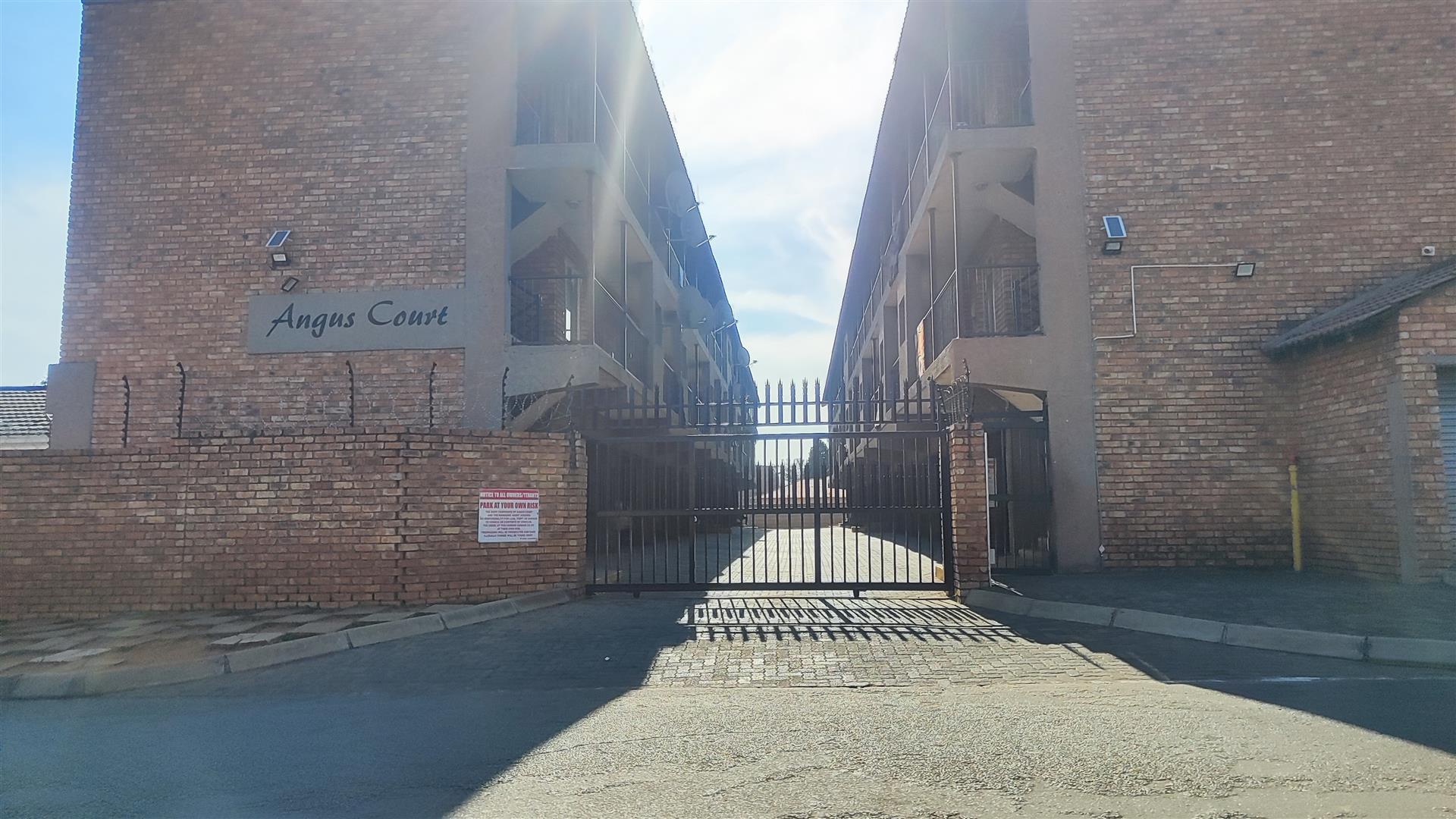 Front View of property in Kempton Park