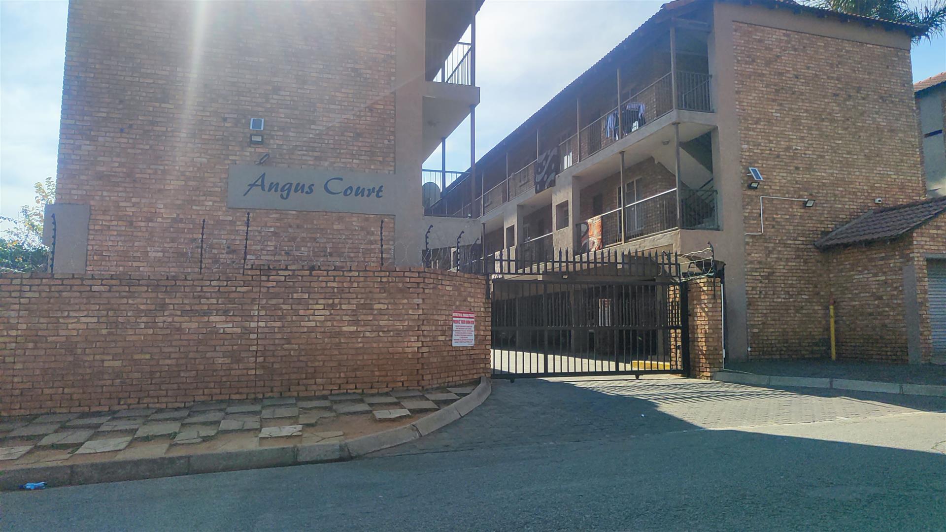 Front View of property in Kempton Park