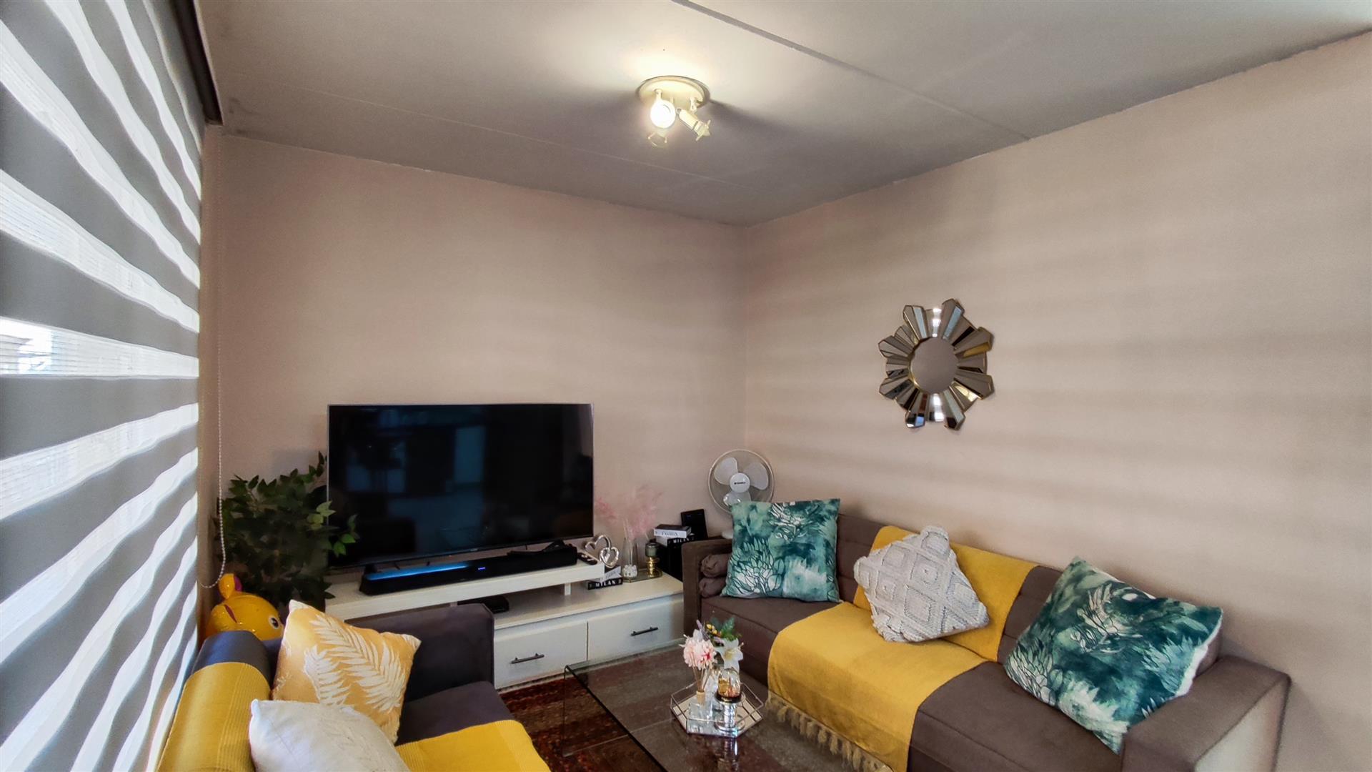 Lounges - 12 square meters of property in Kempton Park