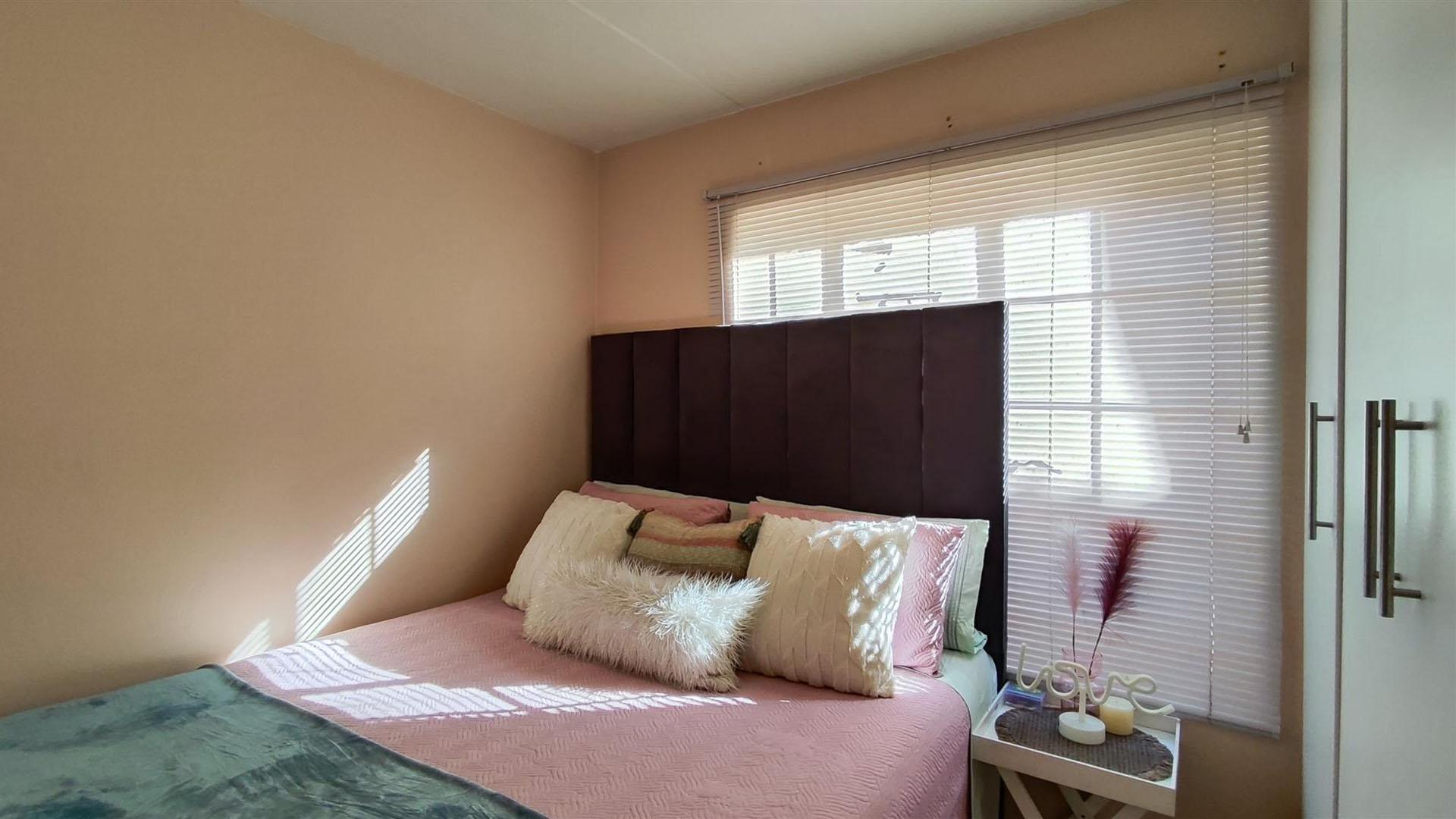 Bed Room 1 - 8 square meters of property in Kempton Park