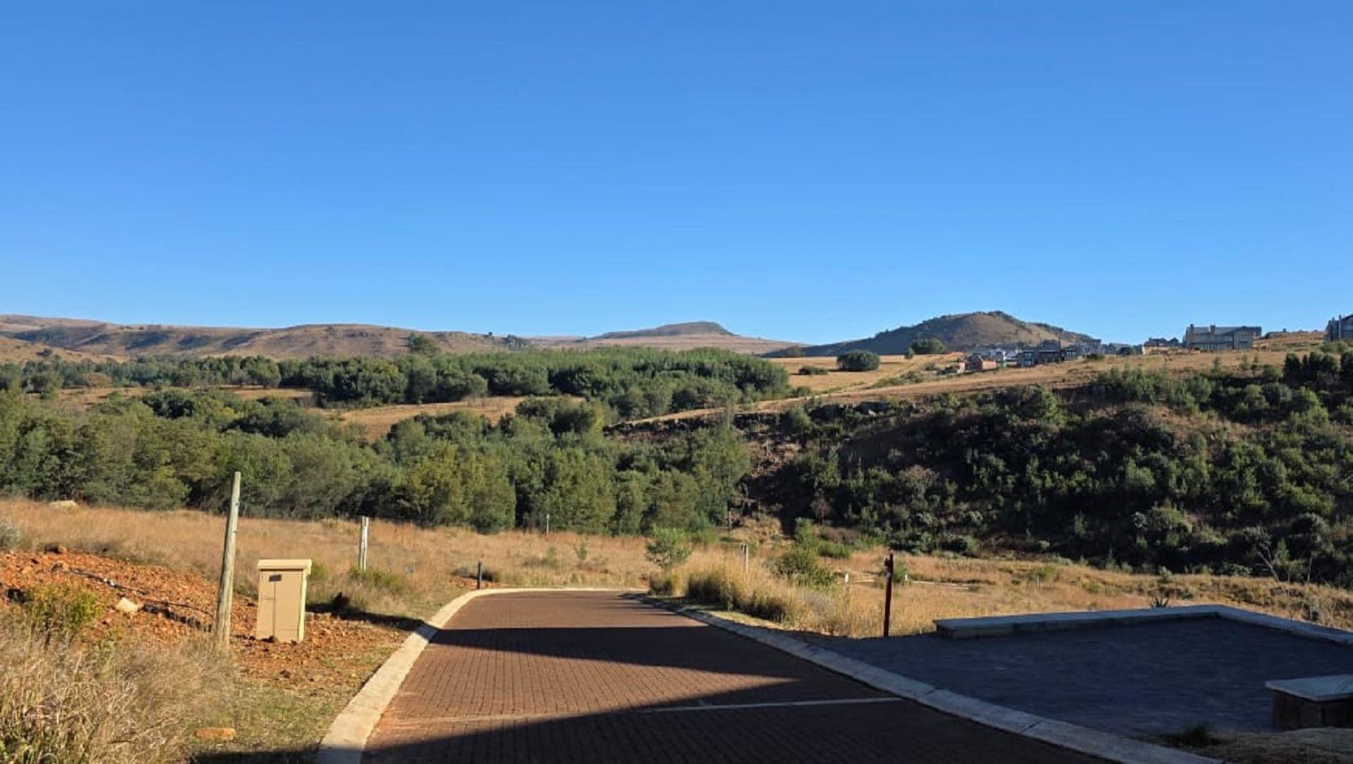 Spaces of property in Dullstroom