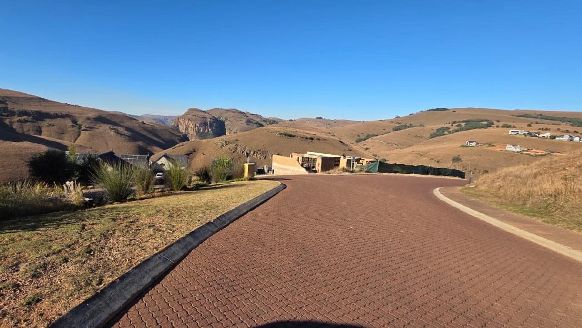 Spaces of property in Dullstroom