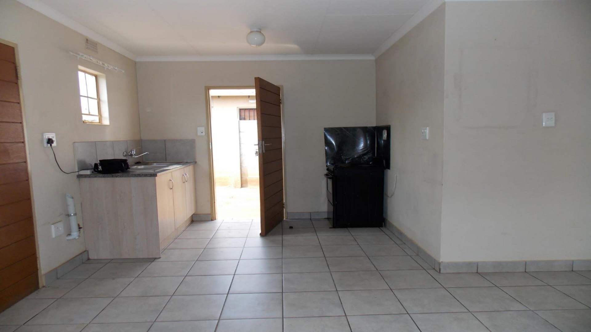 Kitchen of property in Palm Ridge