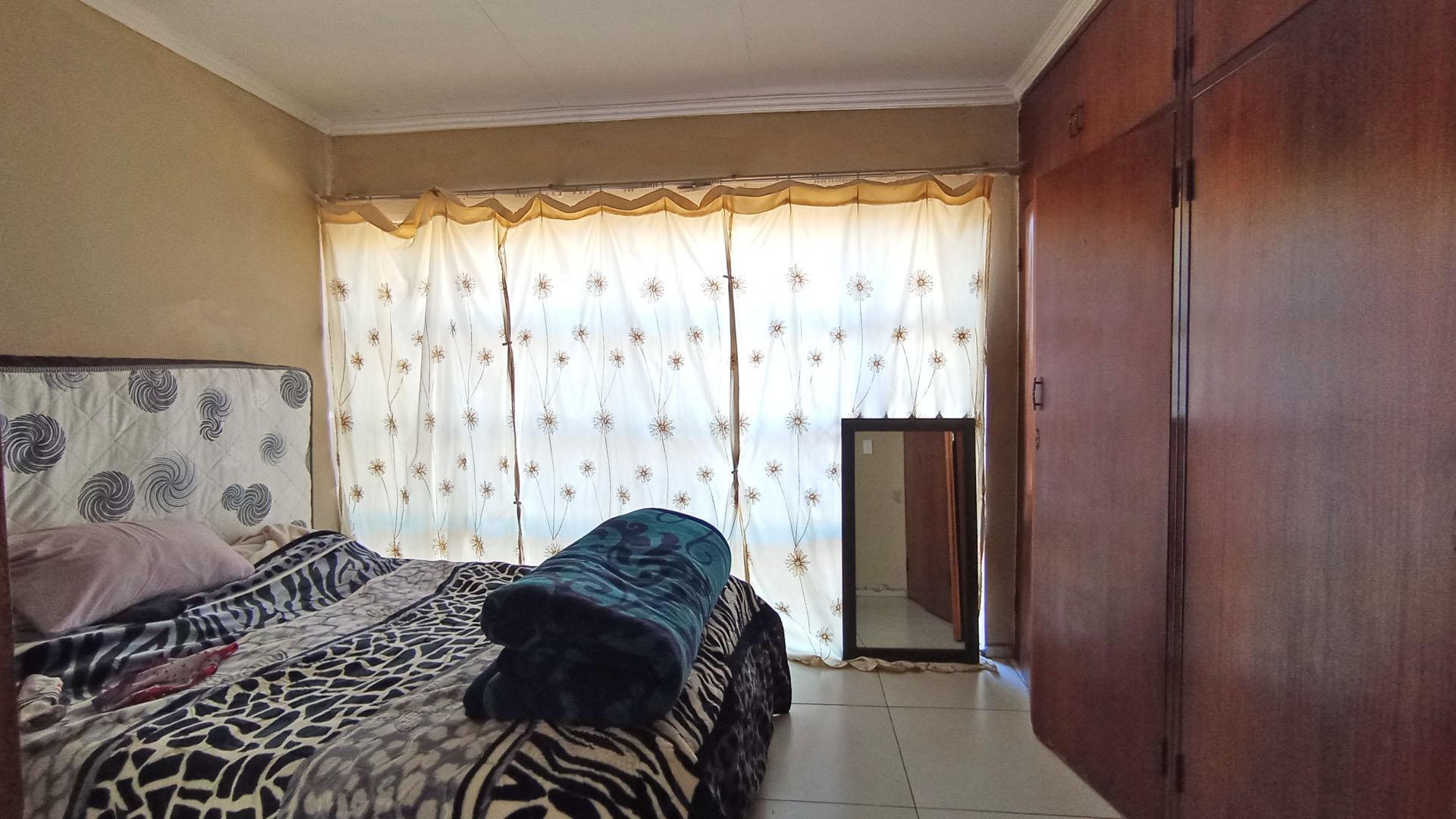 Bed Room 1 - 14 square meters of property in Ga-Rankuwa