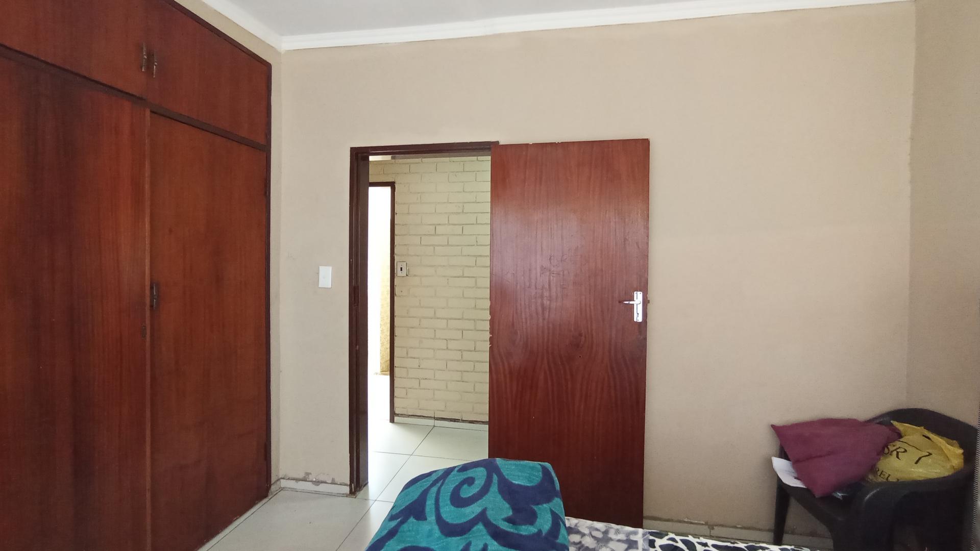 Bed Room 1 - 14 square meters of property in Ga-Rankuwa