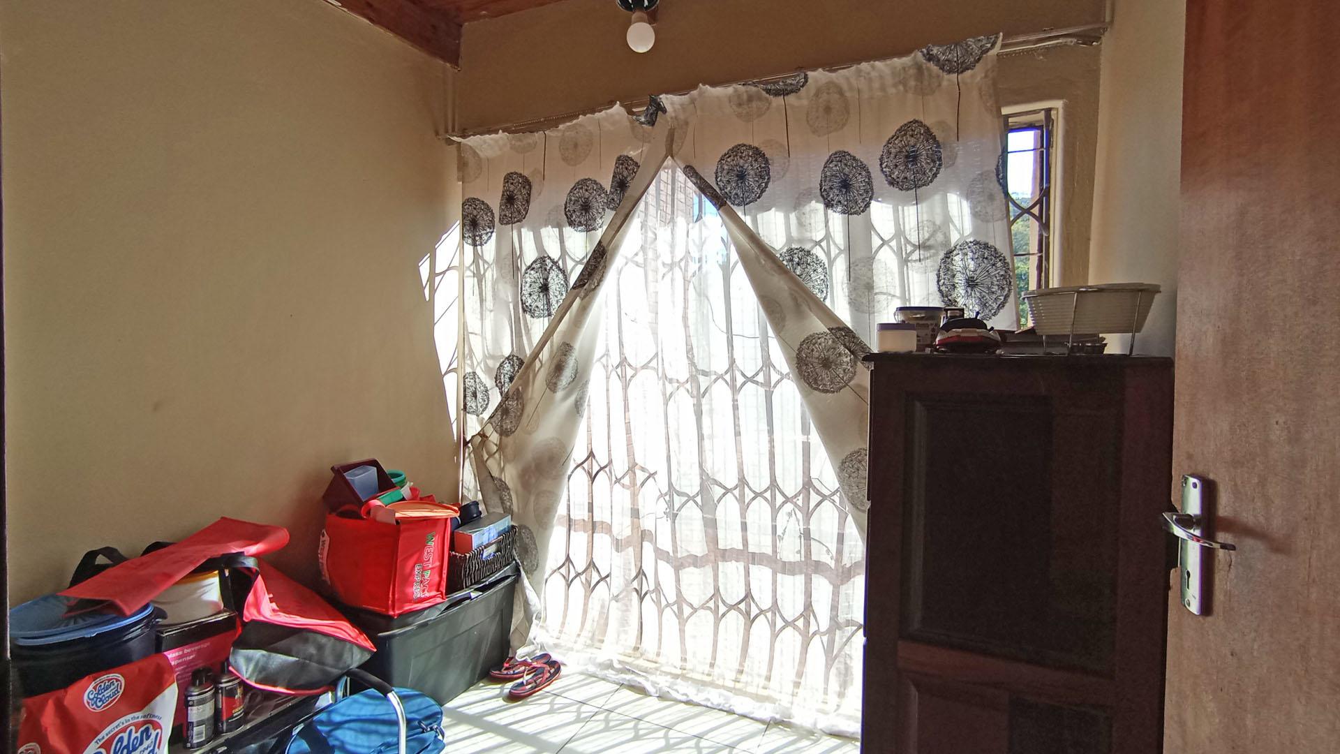 Bed Room 4 - 7 square meters of property in Ga-Rankuwa