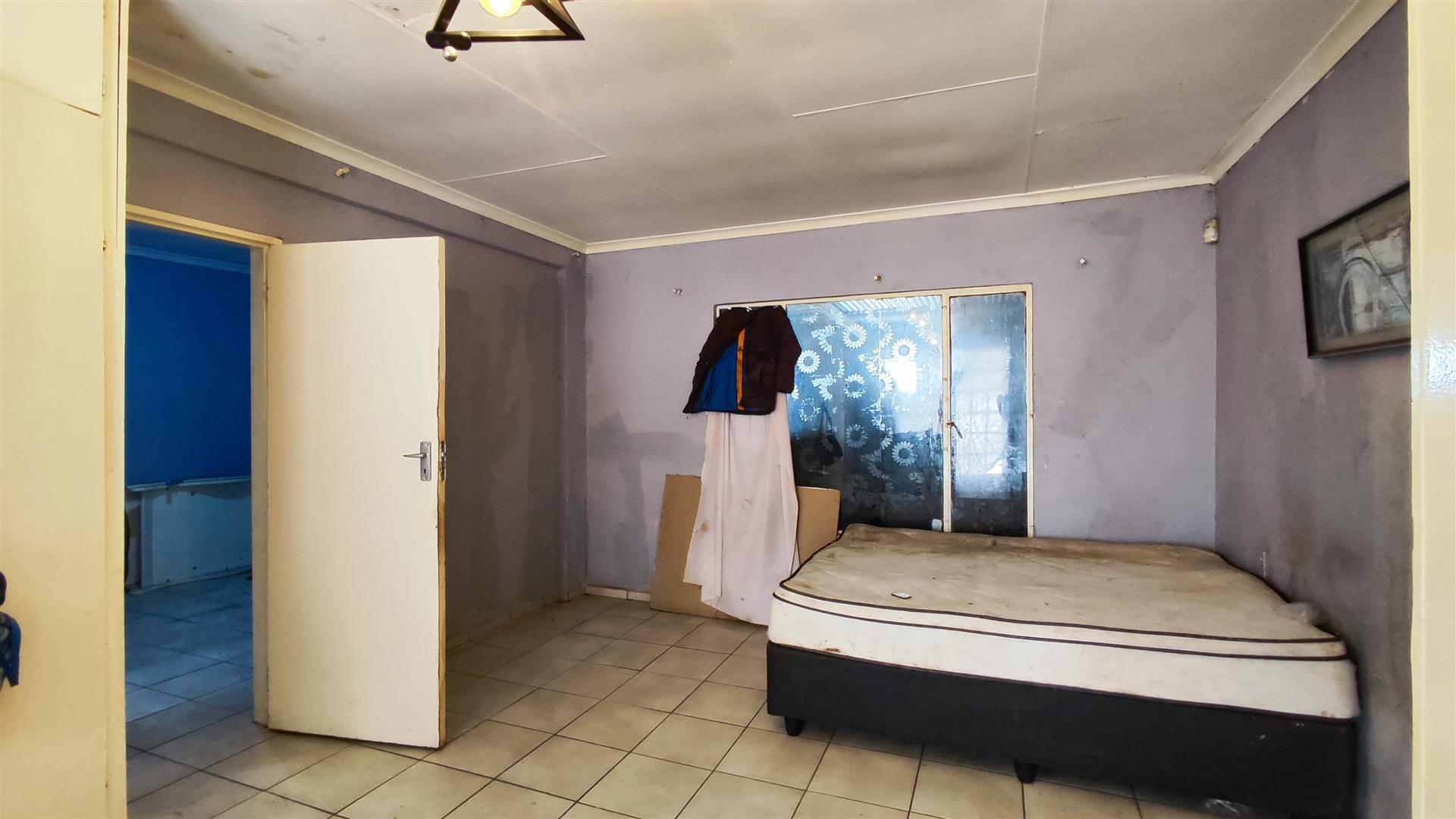 Main Bedroom - 23 square meters of property in Brakpan