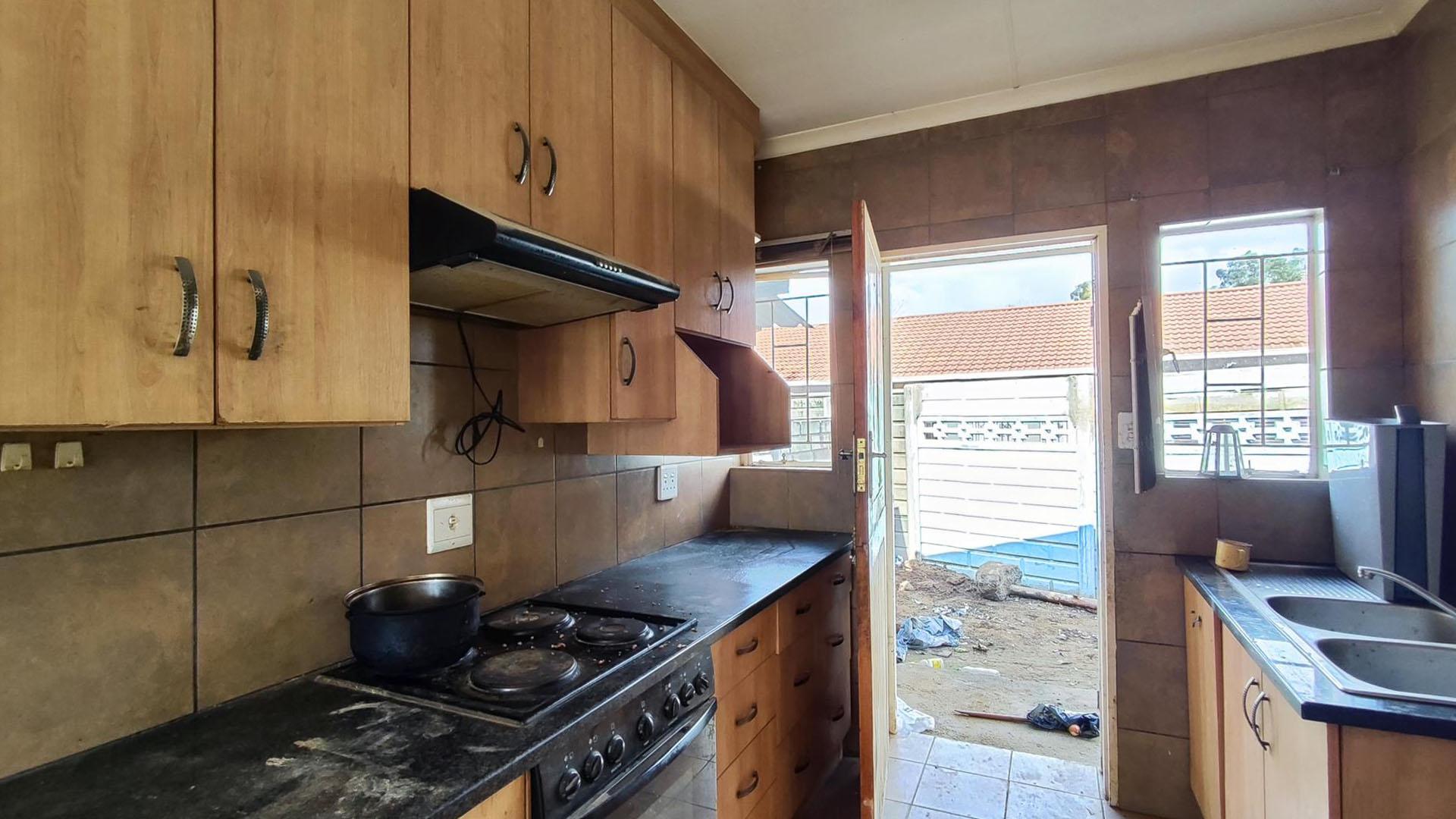 Kitchen - 25 square meters of property in Brakpan