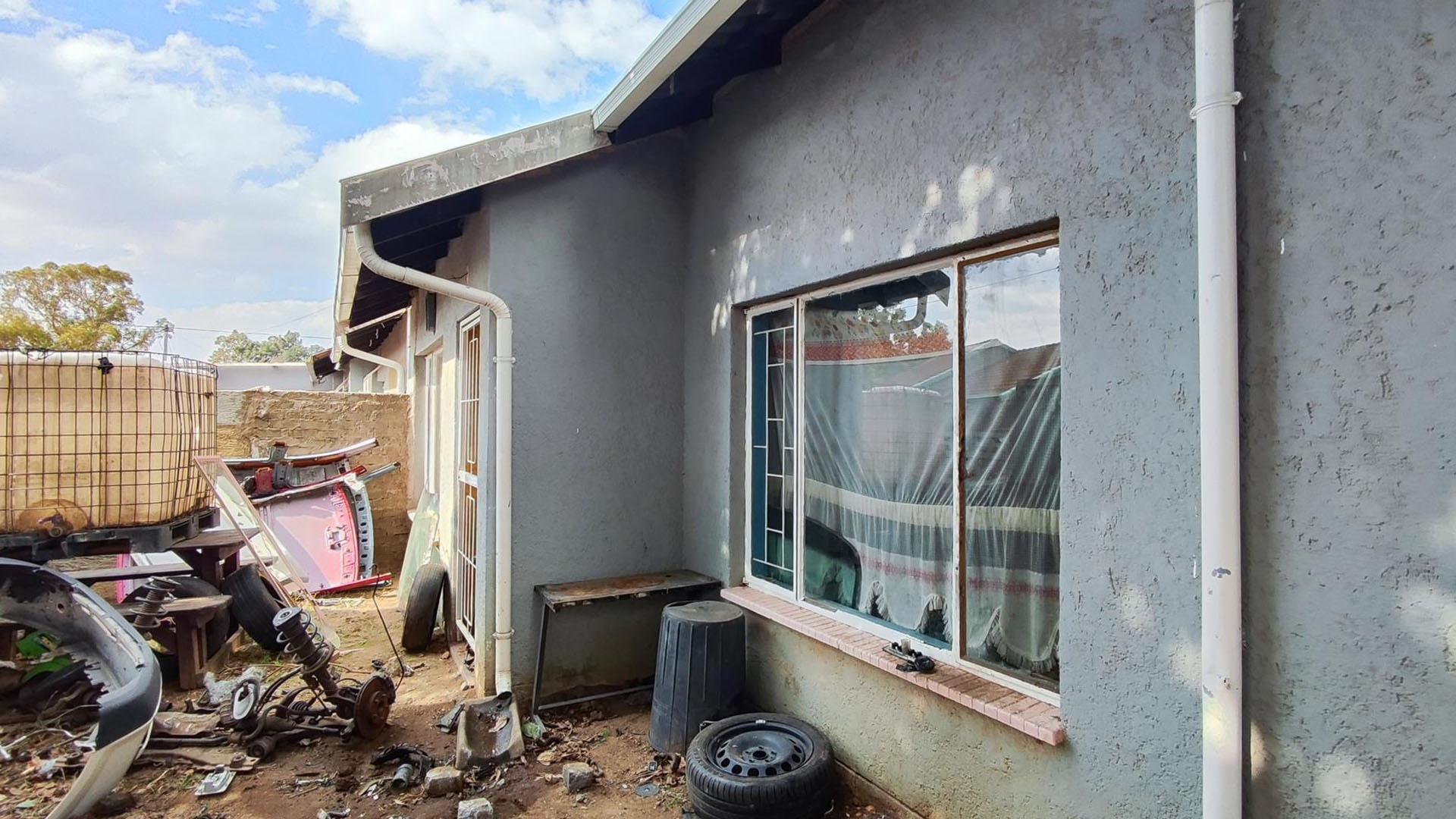 Backyard of property in Brakpan