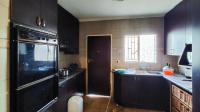 Kitchen - 25 square meters of property in Brakpan