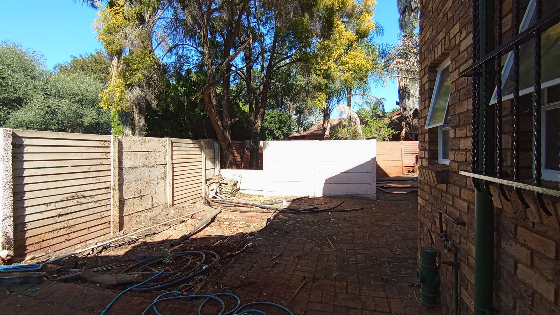 Backyard of property in Doornpoort