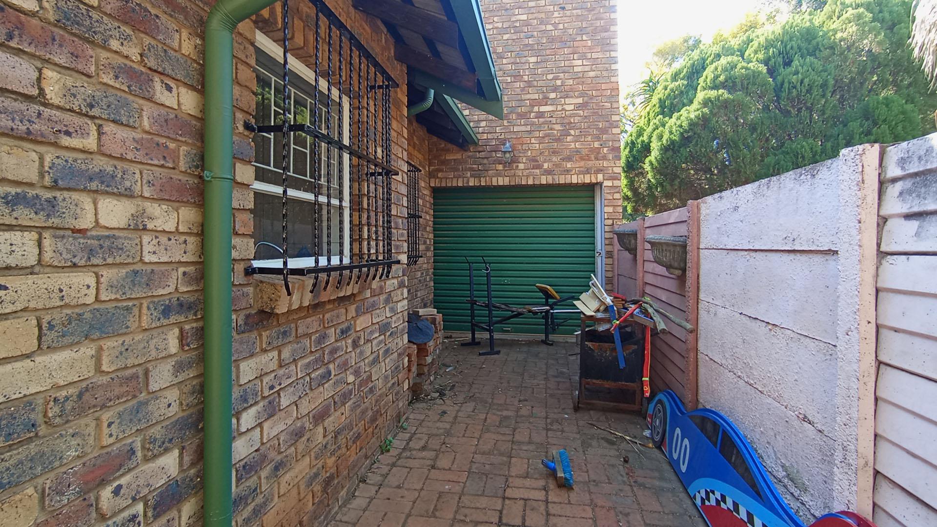 Backyard of property in Doornpoort