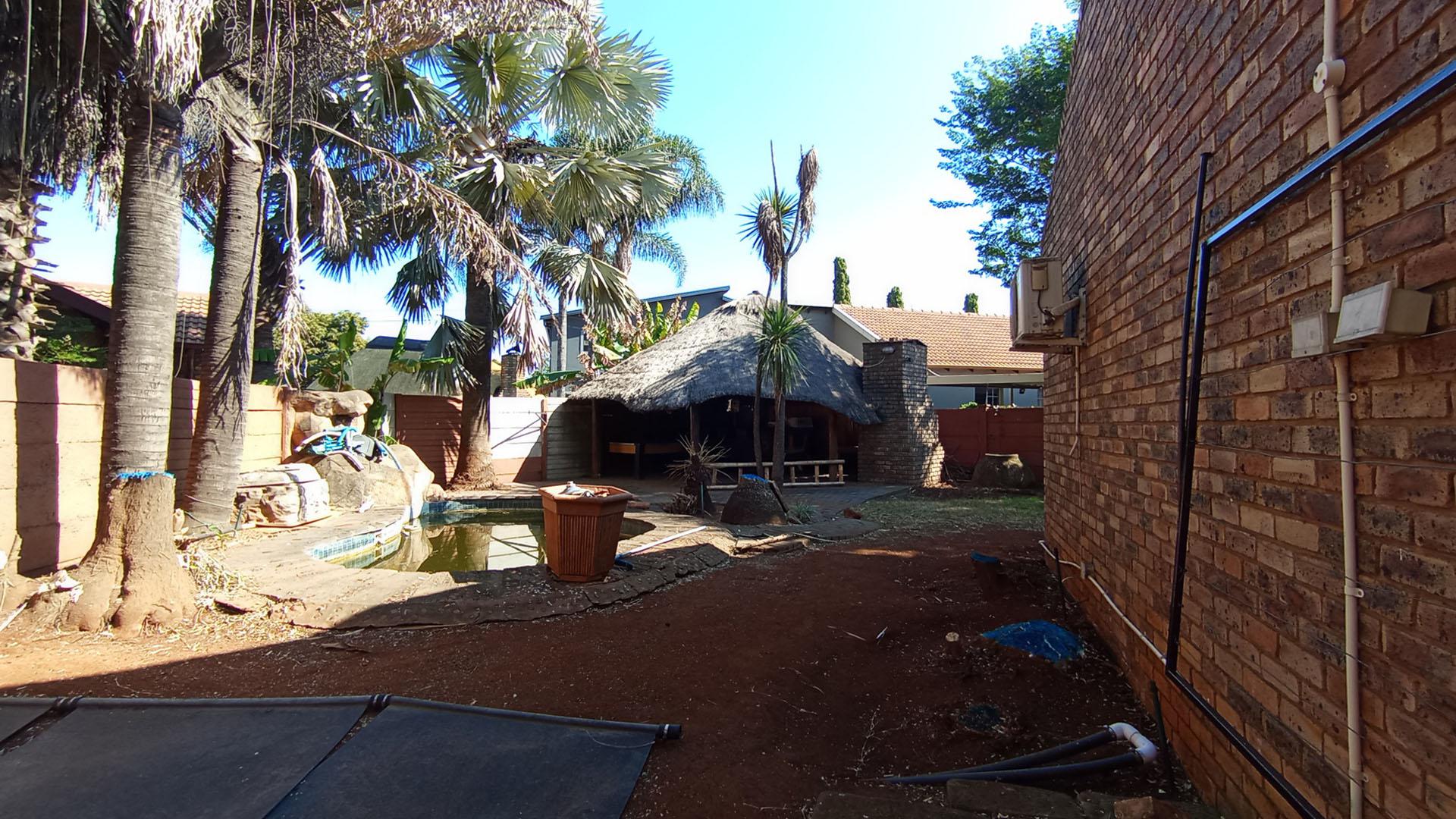 Backyard of property in Doornpoort