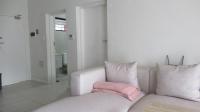 Lounges - 11 square meters of property in Northgate (JHB)