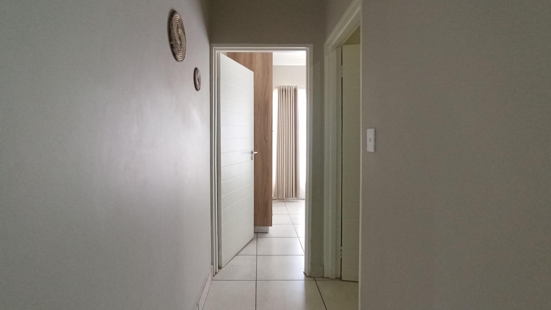 Spaces - 33 square meters of property in Six Fountains Estate