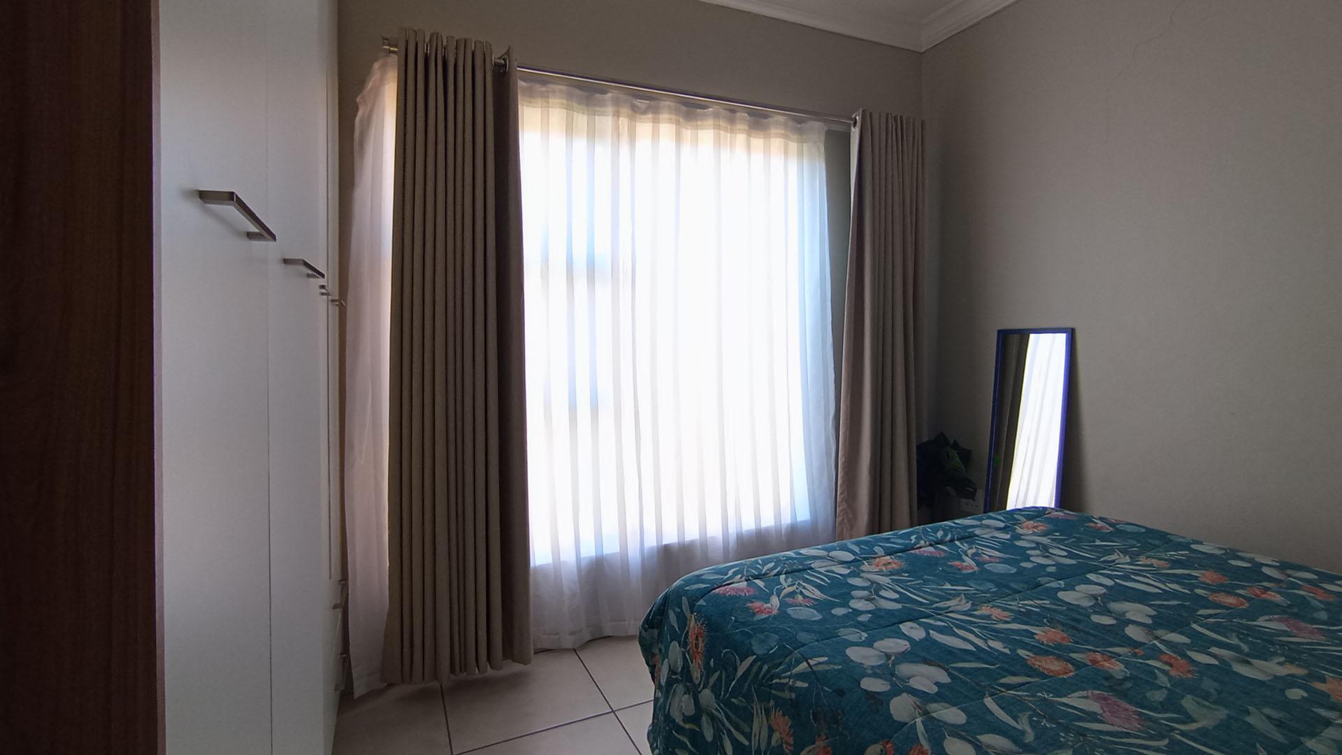 Bed Room 3 - 10 square meters of property in Six Fountains Estate