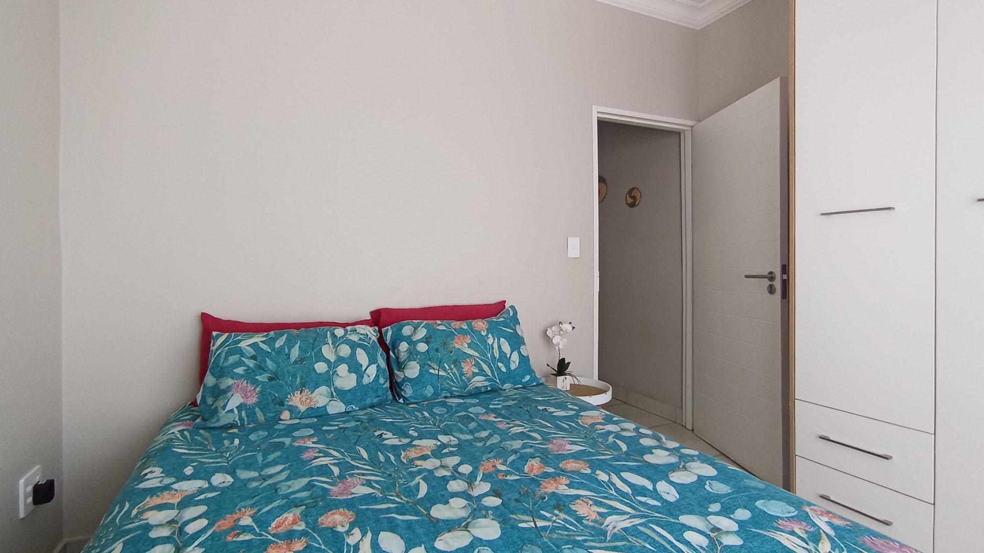 Bed Room 3 - 10 square meters of property in Six Fountains Estate