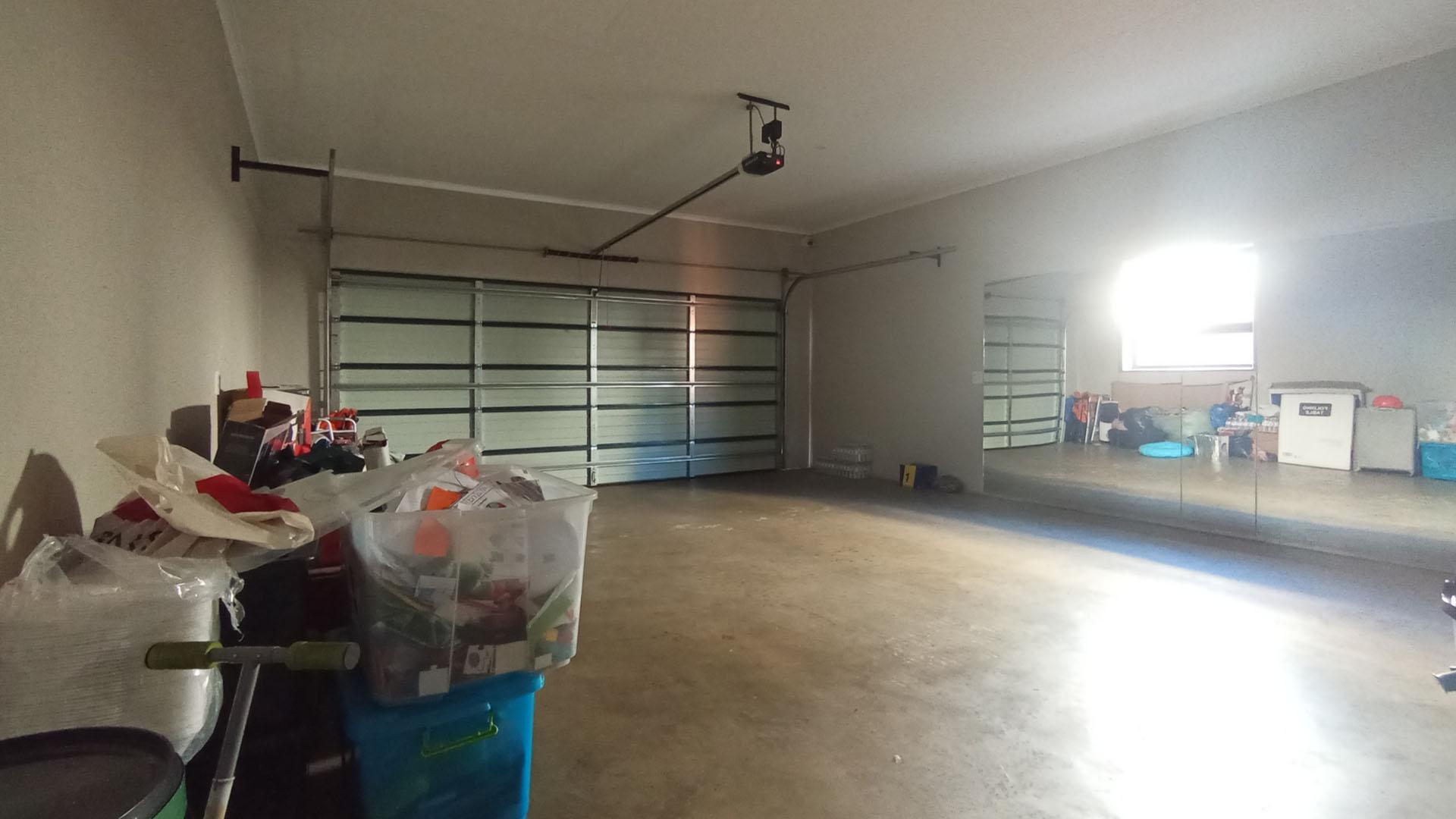 Garage - 50 square meters of property in Six Fountains Estate