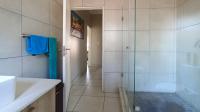 Bathroom 2 - 4 square meters of property in Six Fountains Estate