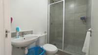 Main Bathroom - 4 square meters of property in Hayfields
