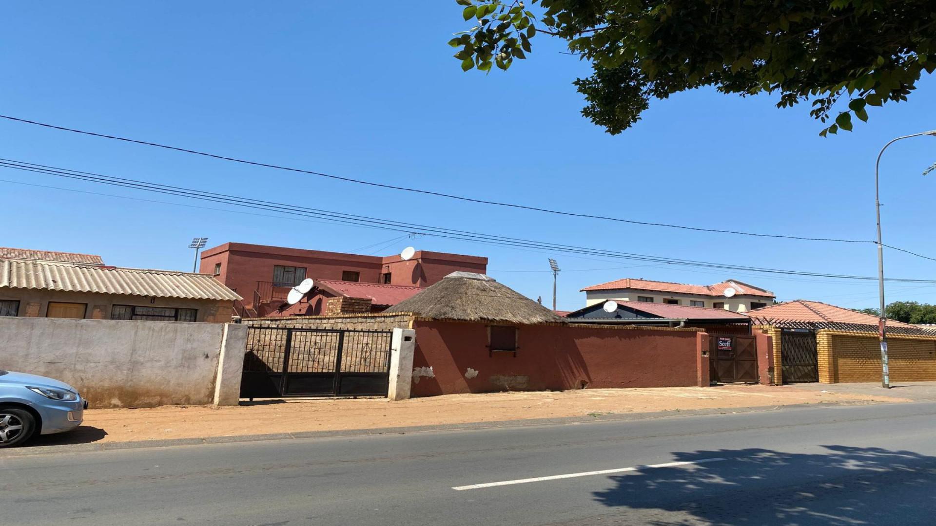 Front View of property in Dobsonville